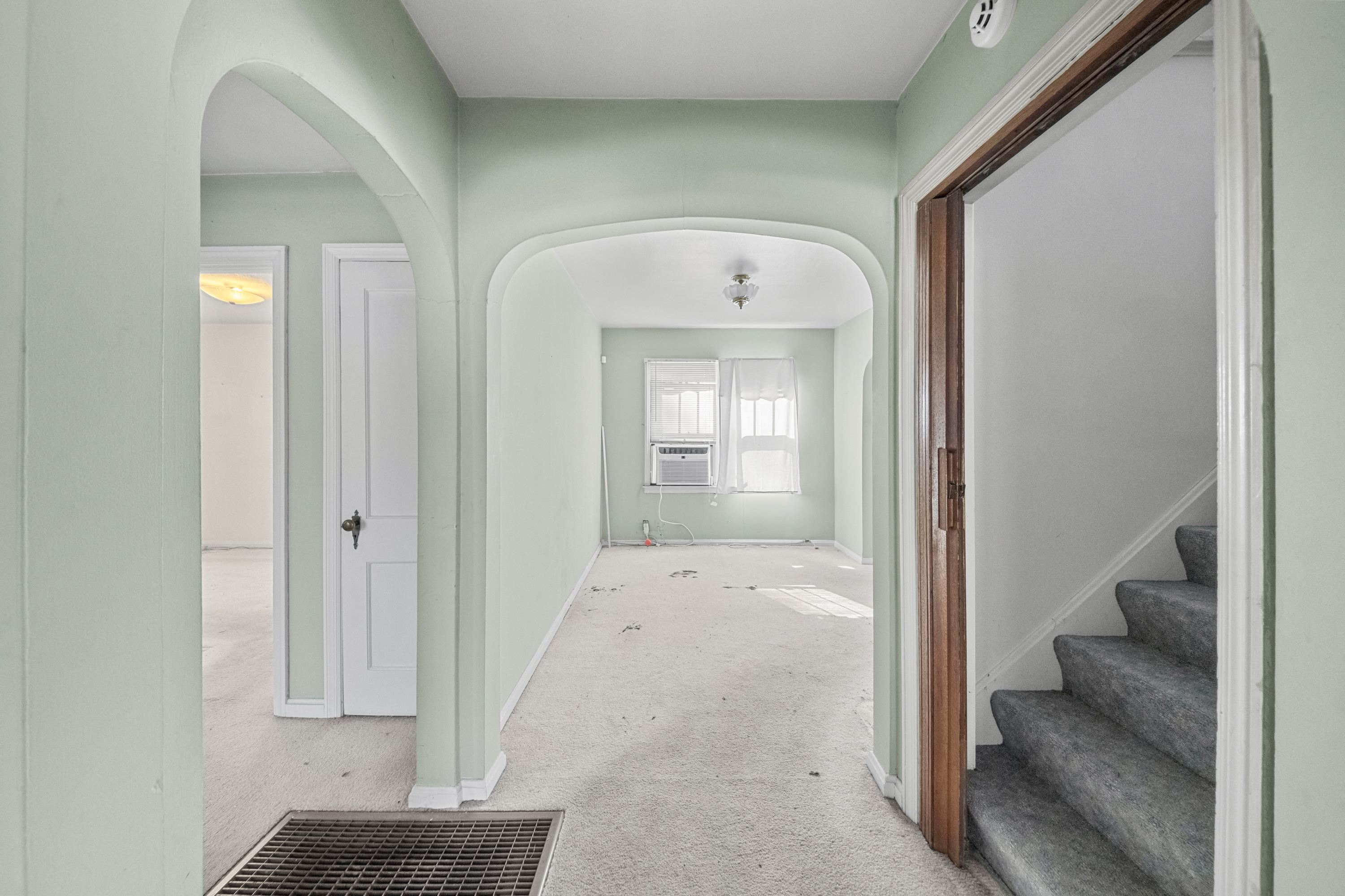 https://zimg.paragon.ice.com/ParagonImages/Property/PH/AABRKY/61466/7/0/0/c47ebb2a7216327582a278414872b9c3/0/eac9322a83536a793d688f28dac9b9dd/61466-e503380c-e200-4341-8756-2b223a5e7e42.JPG