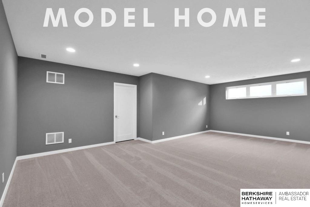 10518 113th Street, Papillion, NE, 68046