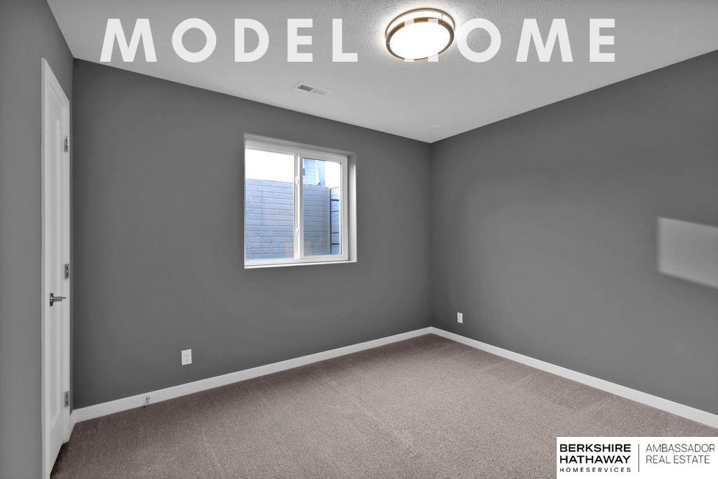 10518 113th Street, Papillion, NE, 68046