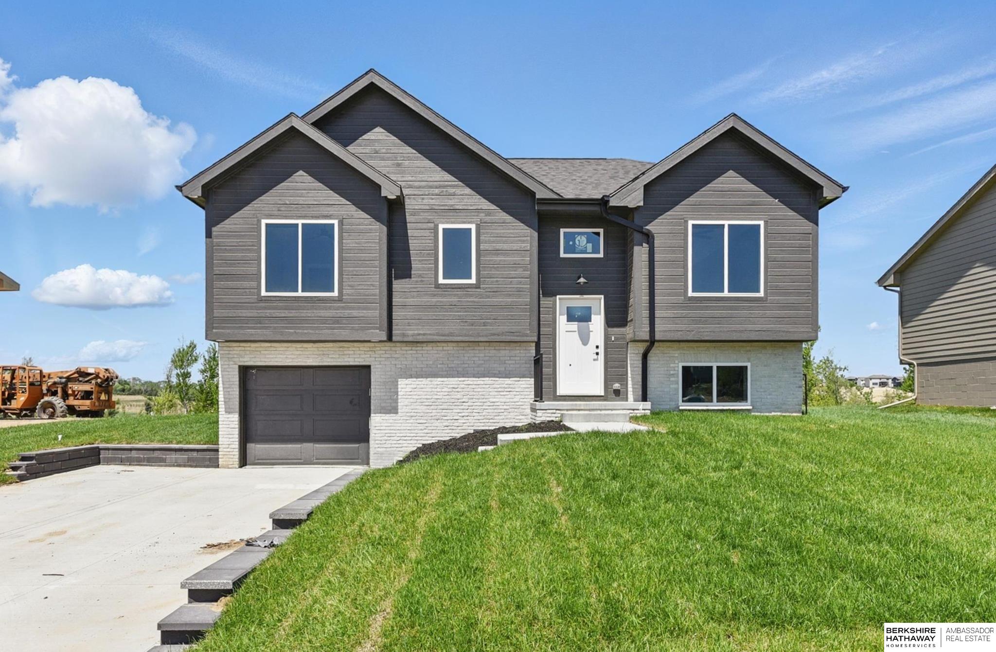 5407 208 Court, Elkhorn, NE, 68022