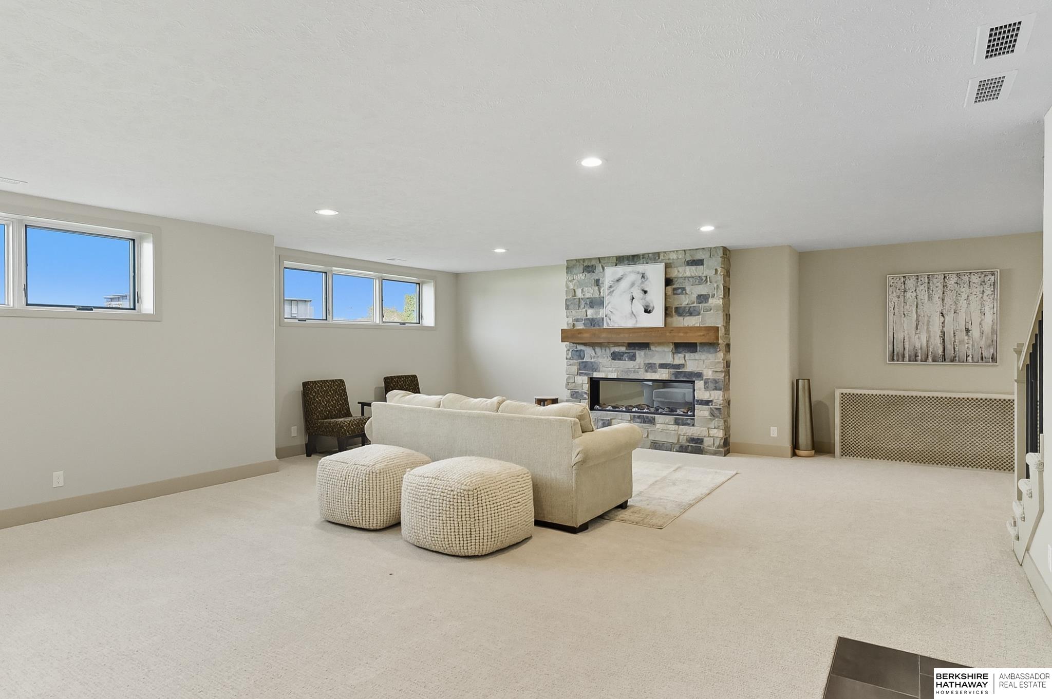 11514 S 114th Avenue, Papillion, NE, 68046