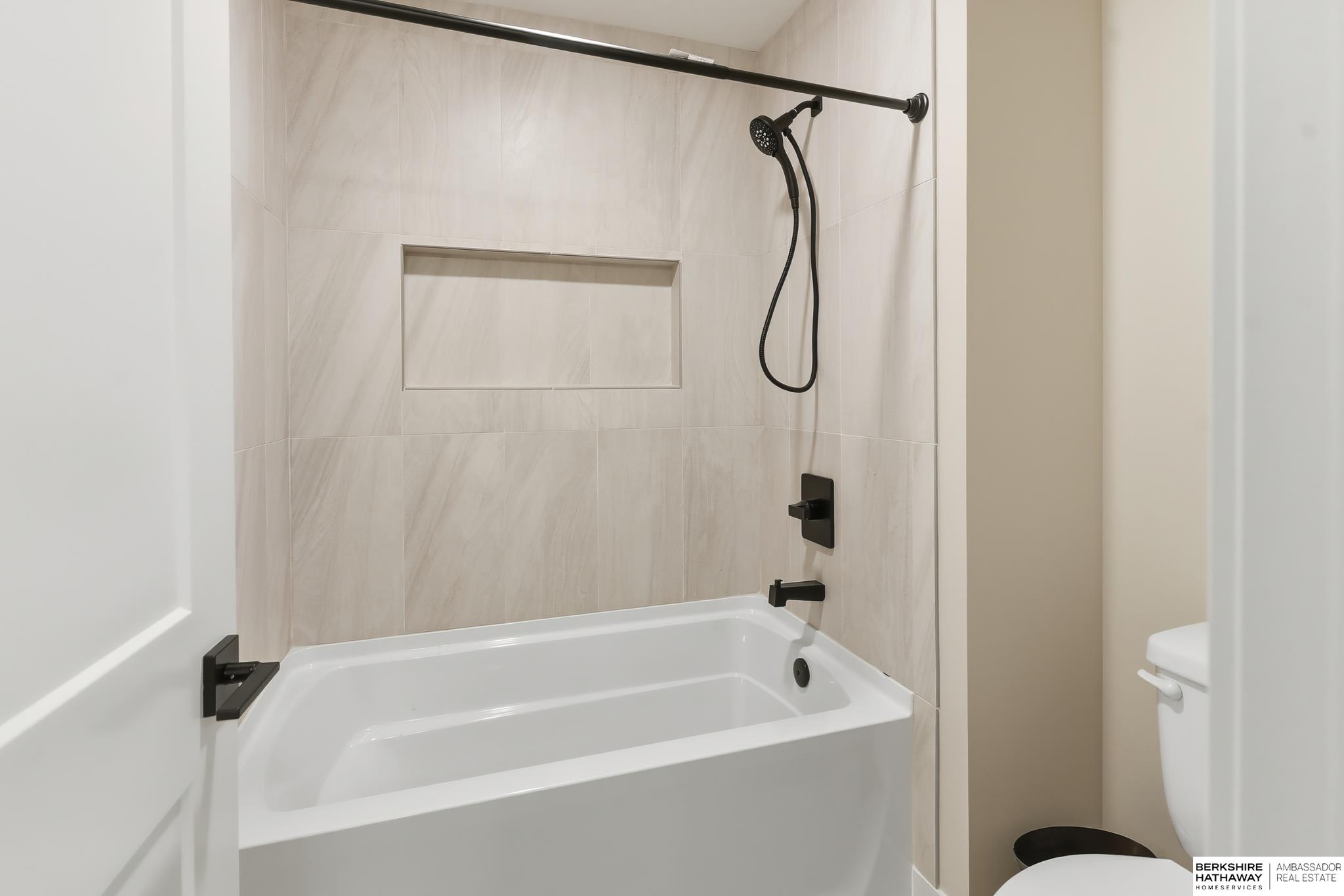 10109 Laramie Street, Papillion, NE, 68046