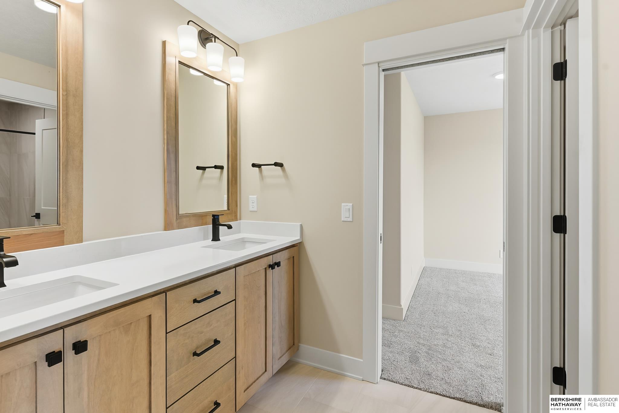 10109 Laramie Street, Papillion, NE, 68046