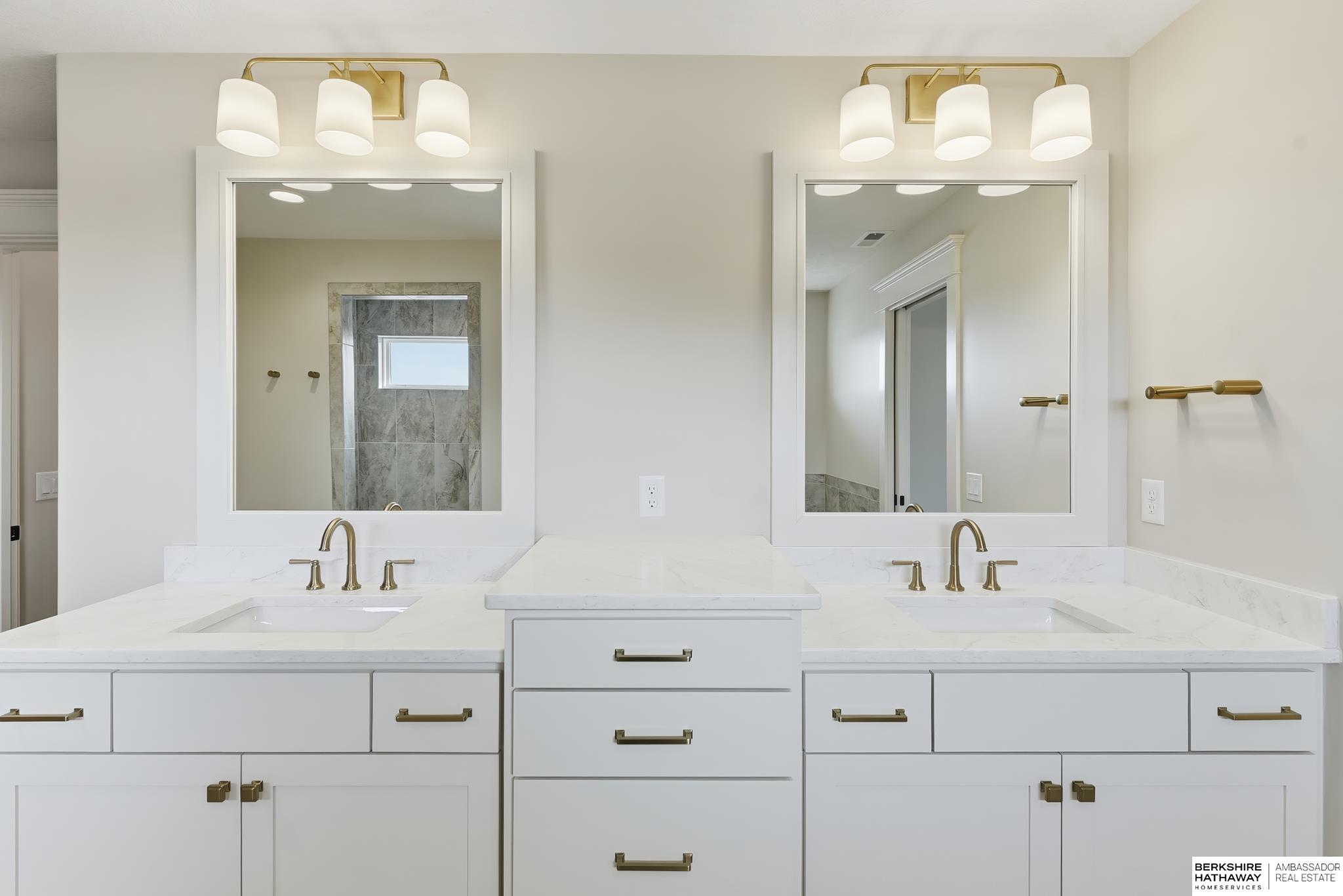 10109 Laramie Street, Papillion, NE, 68046