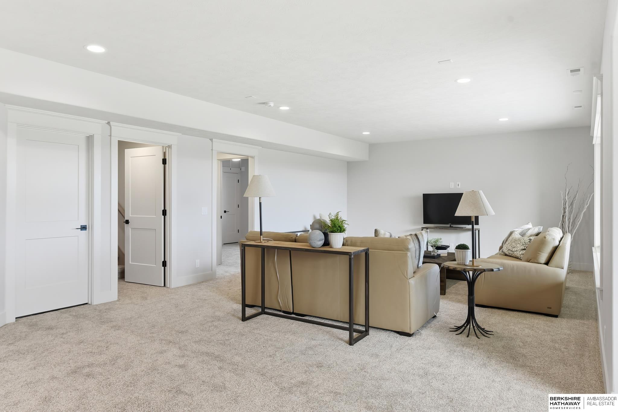 10109 Laramie Street, Papillion, NE, 68046