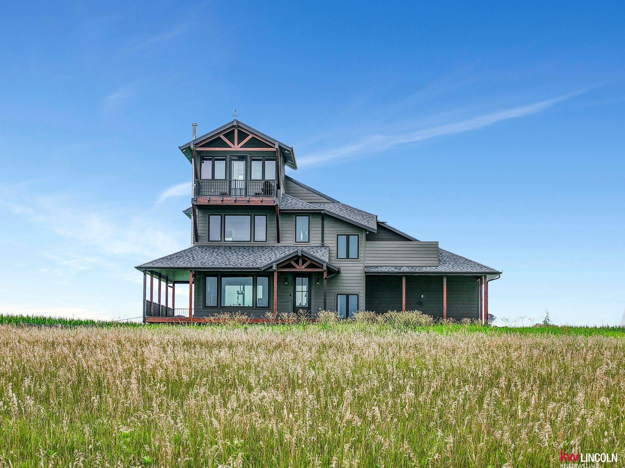 1015 County Road E Road, Palmyra