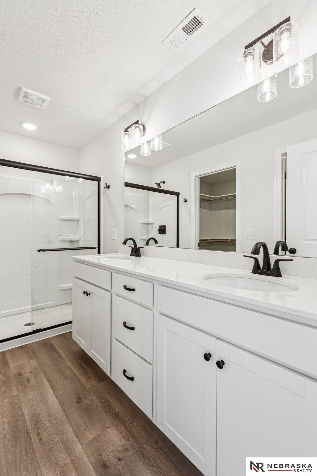 Bennington, NE, 68007