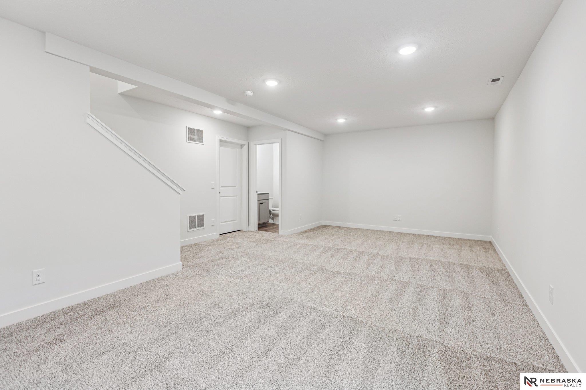 Bennington, NE, 68007