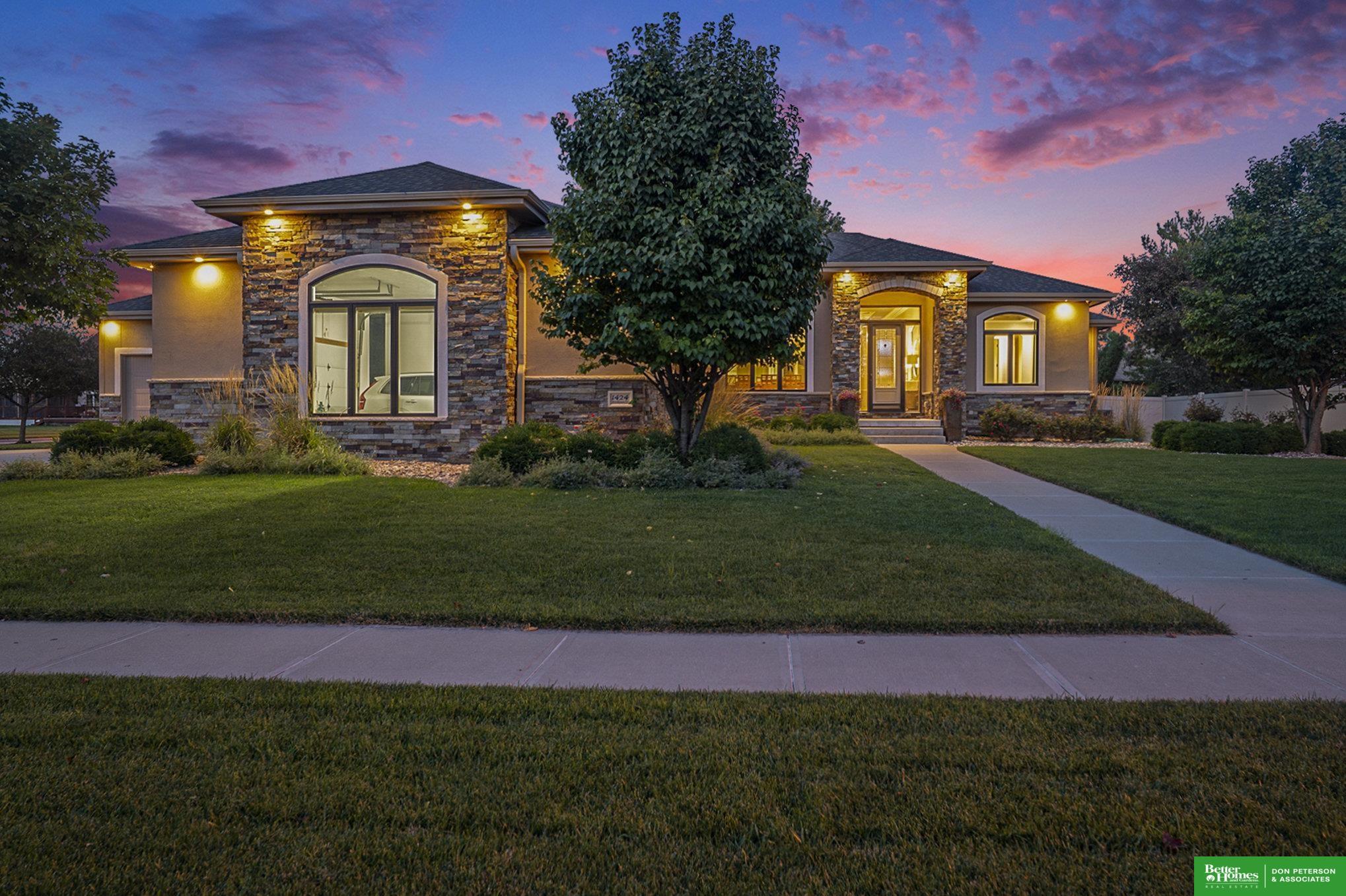 12211 Slayton Street, Papillion, NE, 68046