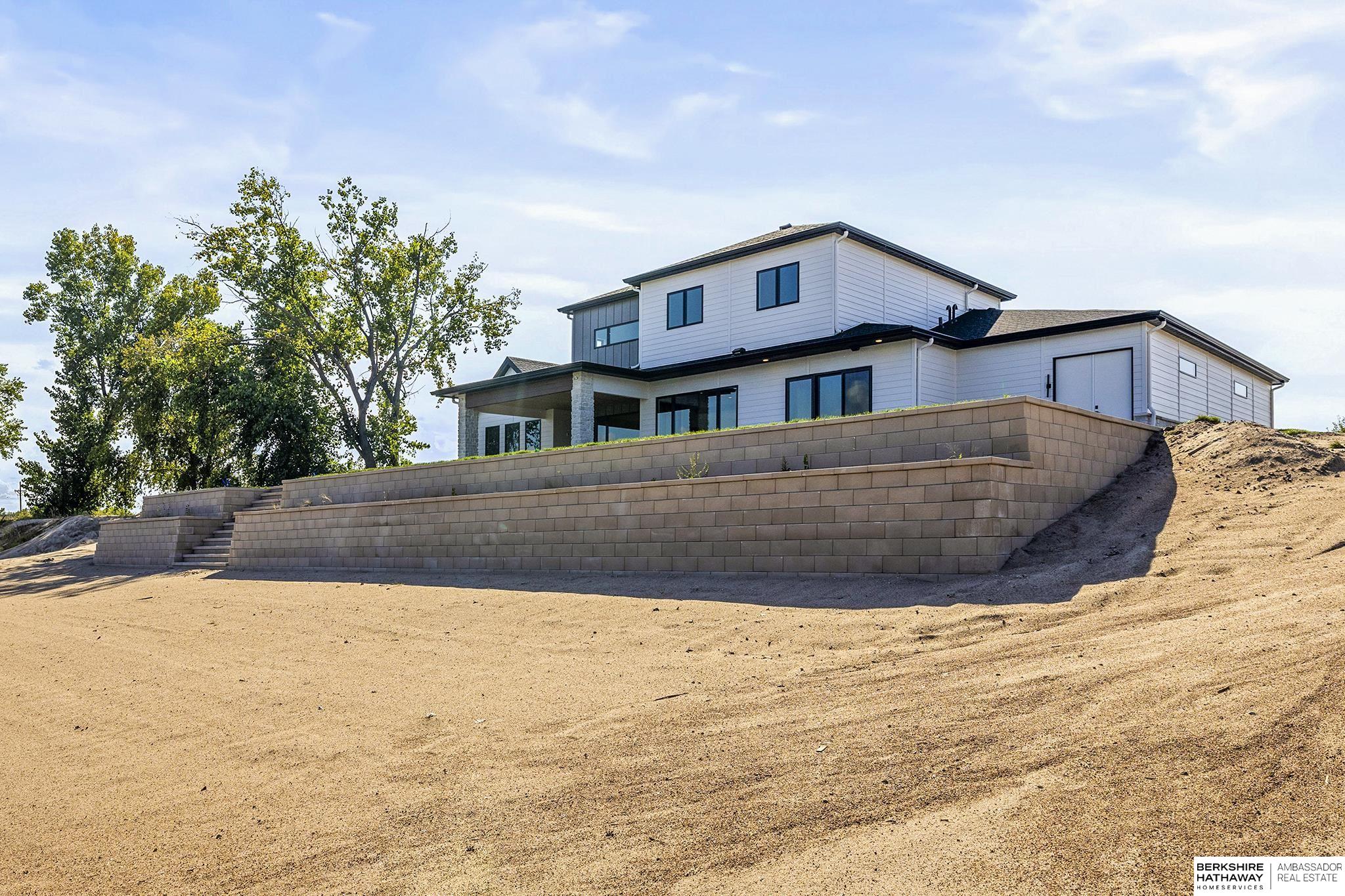2214 S Riverwood Drive, Fremont, NE 68025 — MLS #22527613 — photo 71 of 73