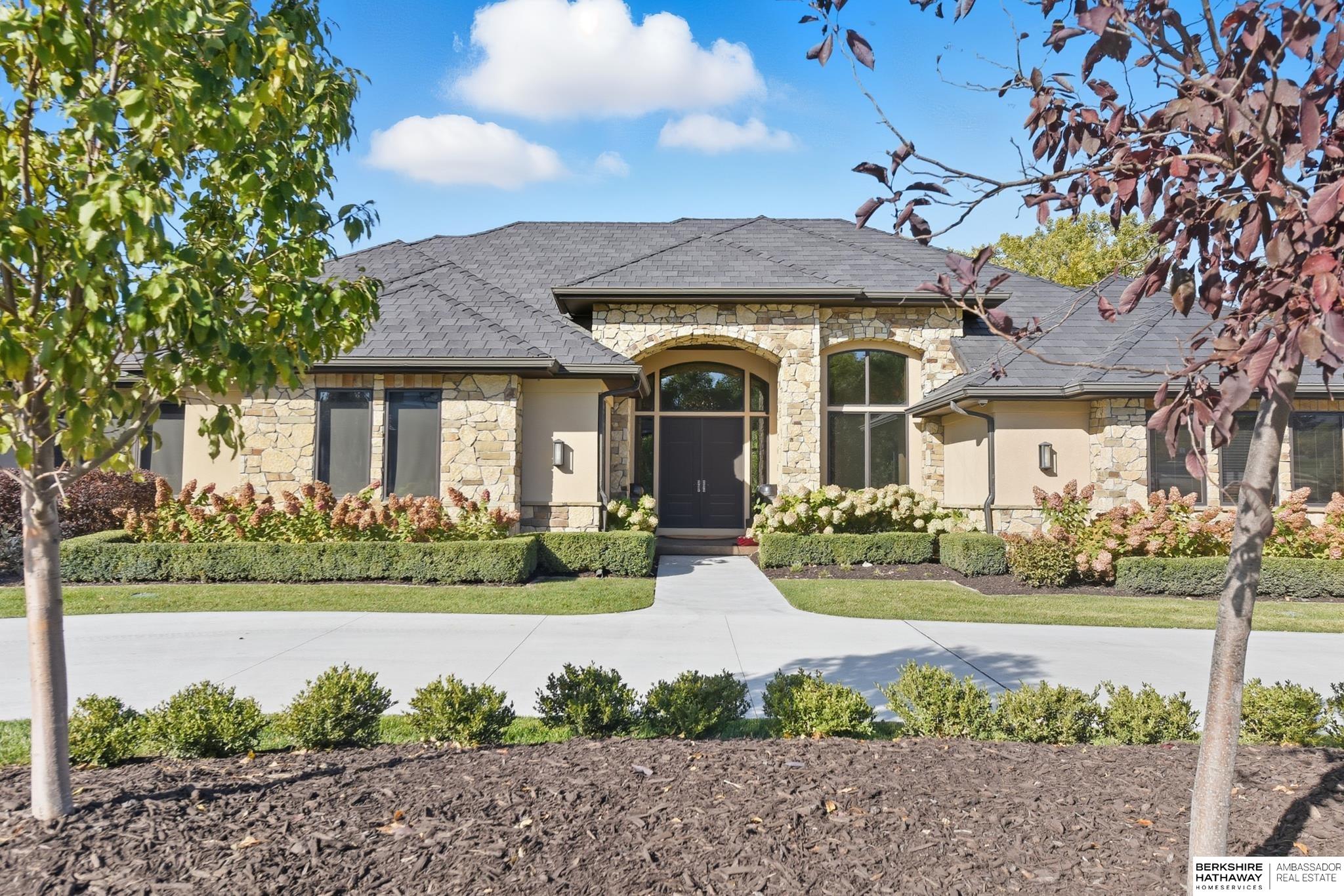 17445 Valley Drive, Omaha, NE 68130 — MLS #22530926 — photo 5 of 77