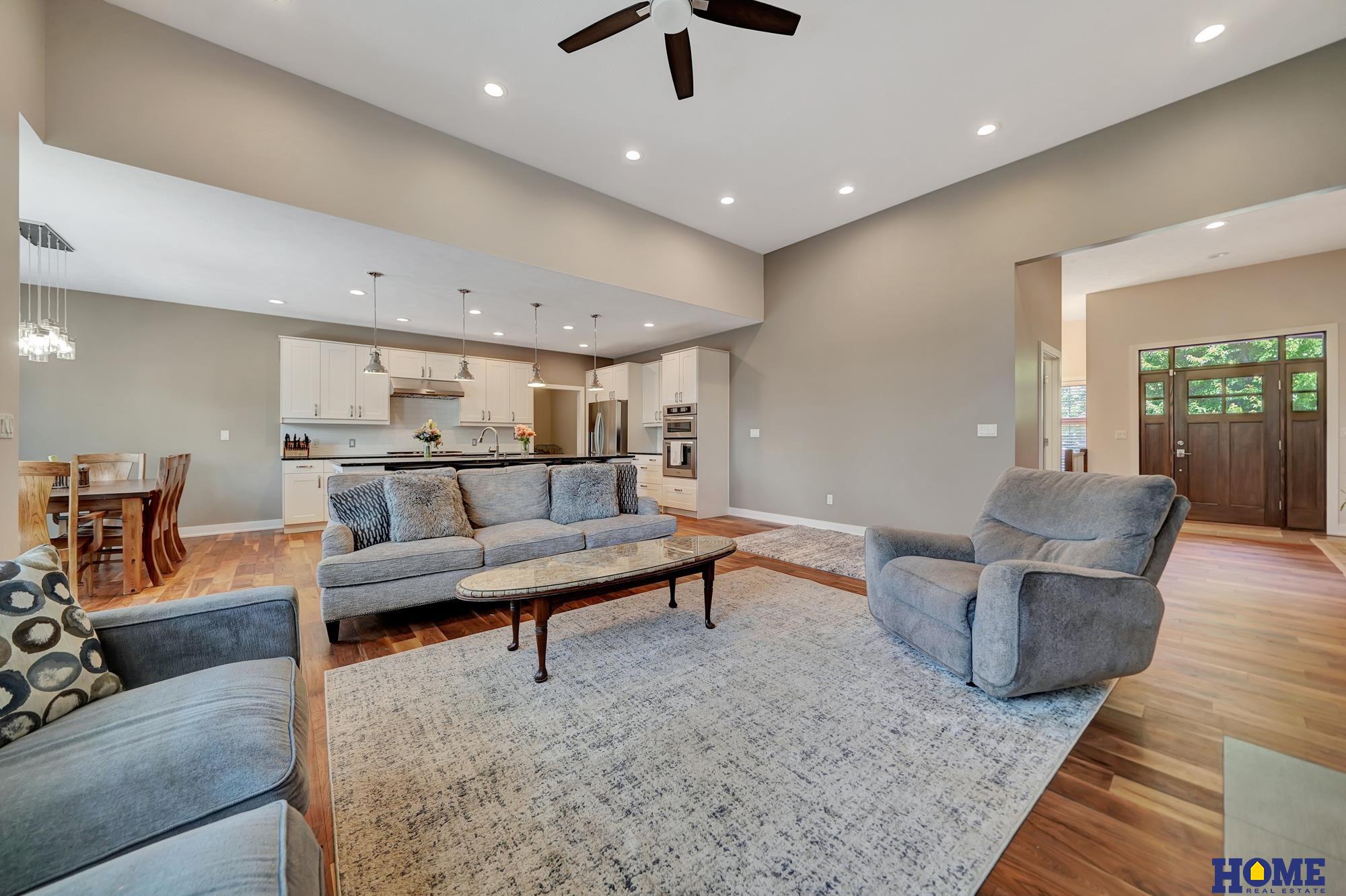 6521 S 21st Street, Lincoln, NE 68512 — MLS #22531123 — photo 3 of 59