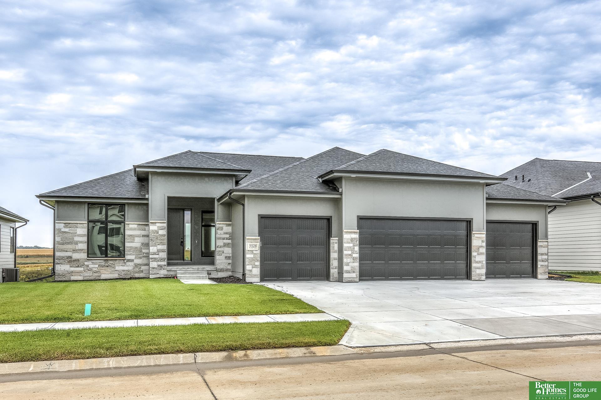 5430 212 Avenue, Elkhorn, NE, 68022