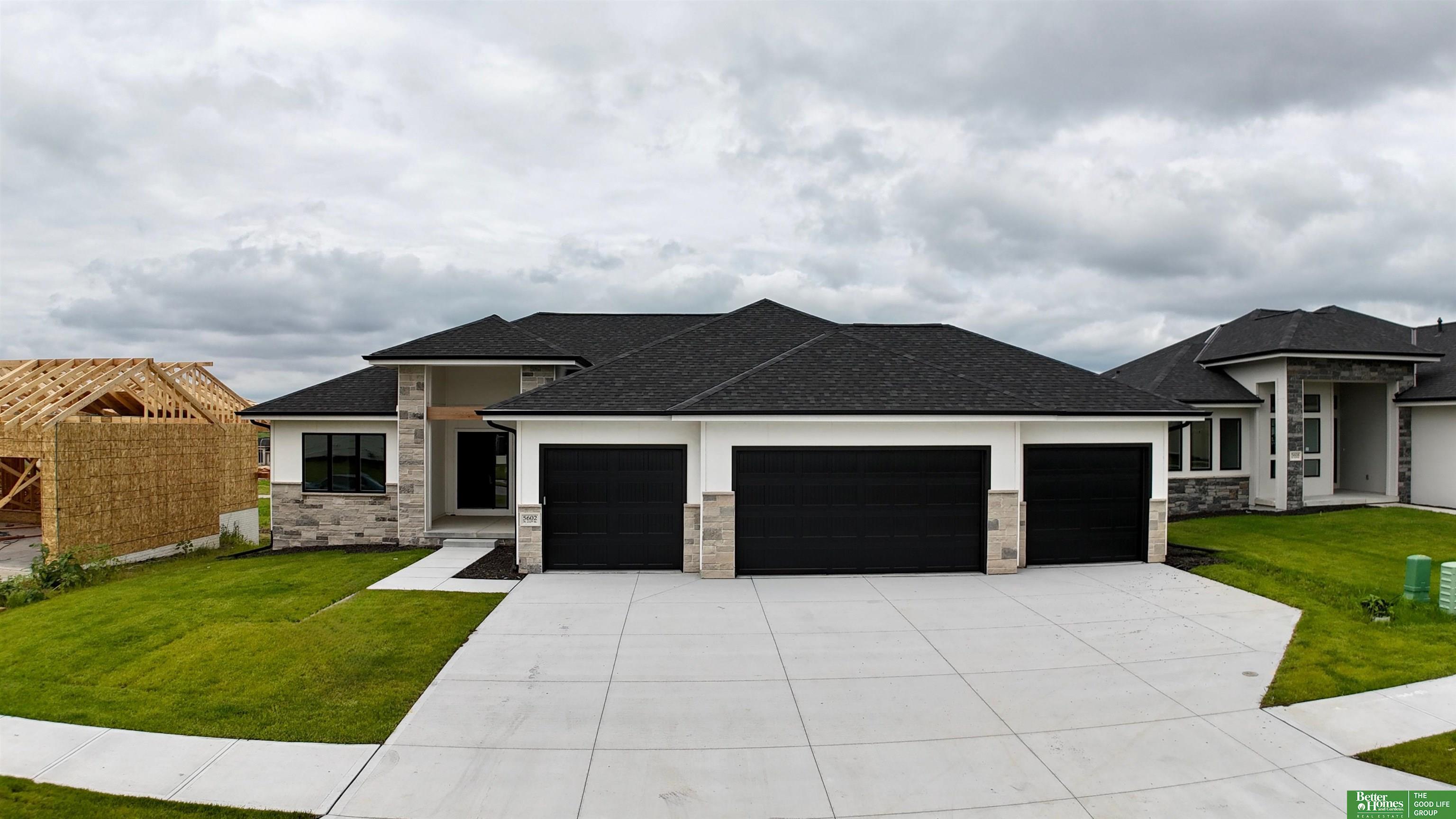 5430 212 Avenue, Elkhorn, NE, 68022