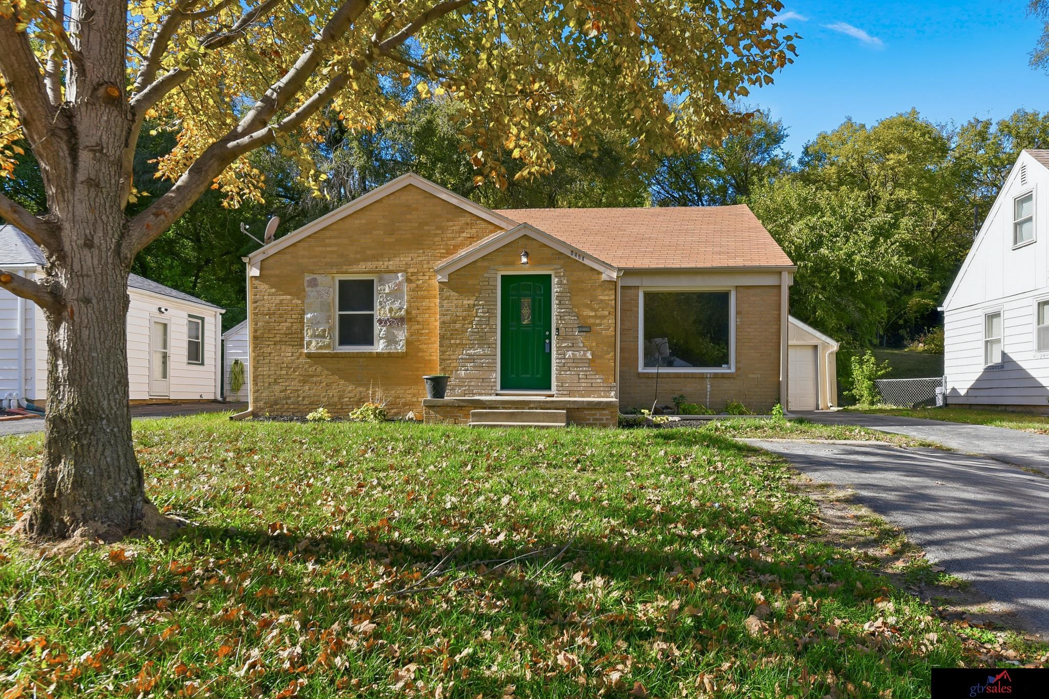 2747 Iowa Street, Omaha, NE, 68112