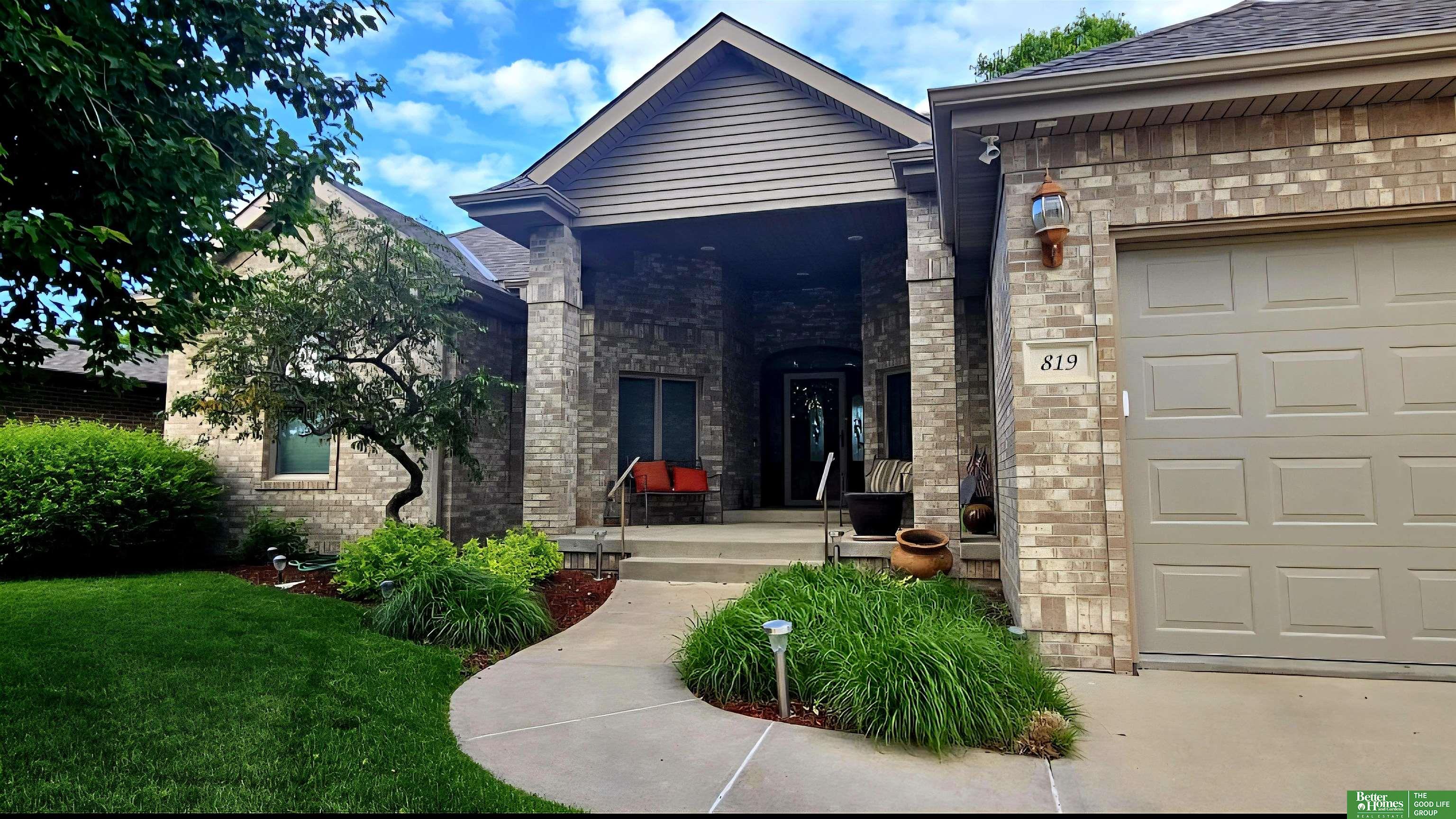 Photo of 819 S Country Club Avenue York NE 68467