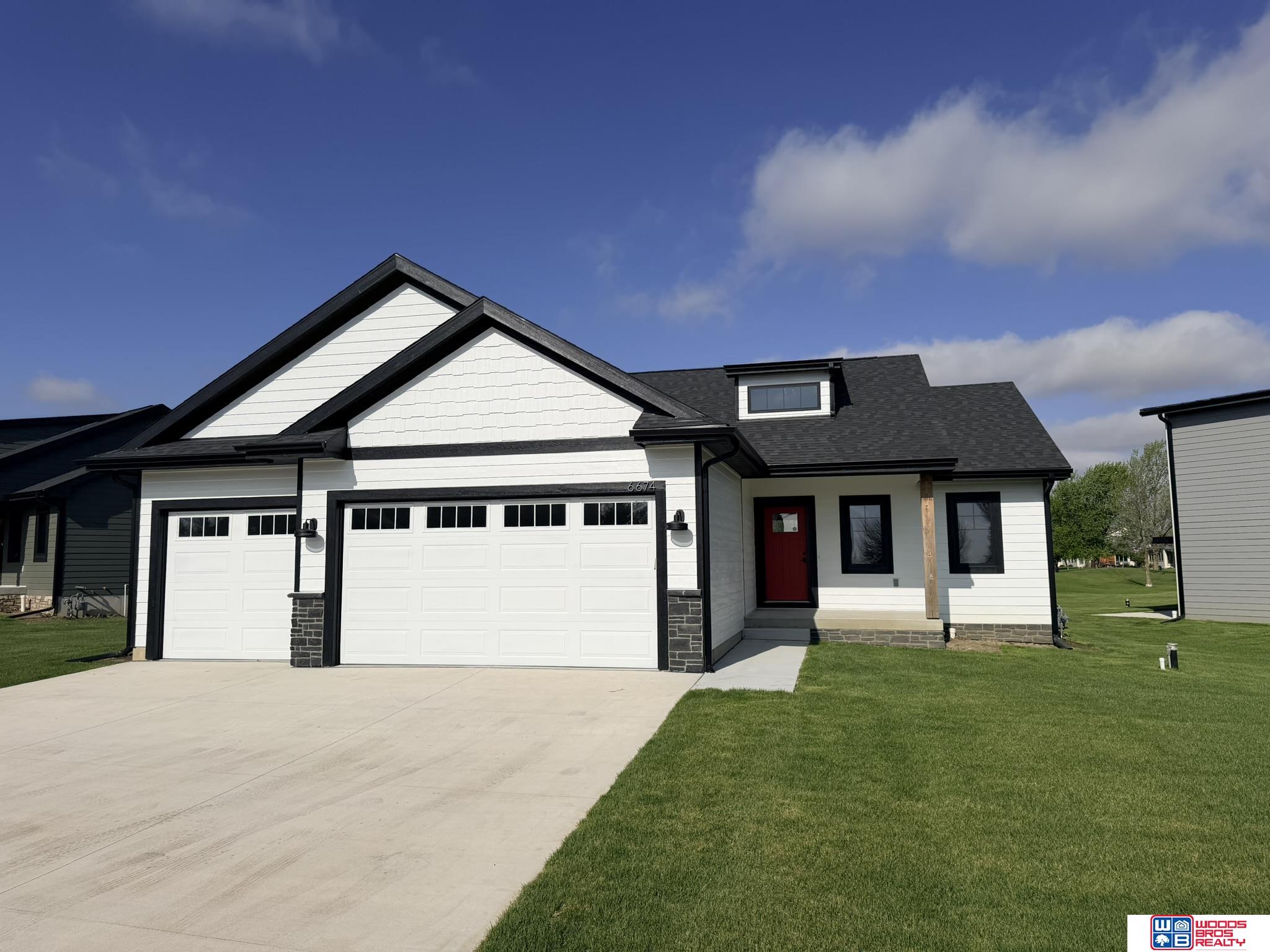 6674 Shadow Ridge Place, Columbus, NE, 68601