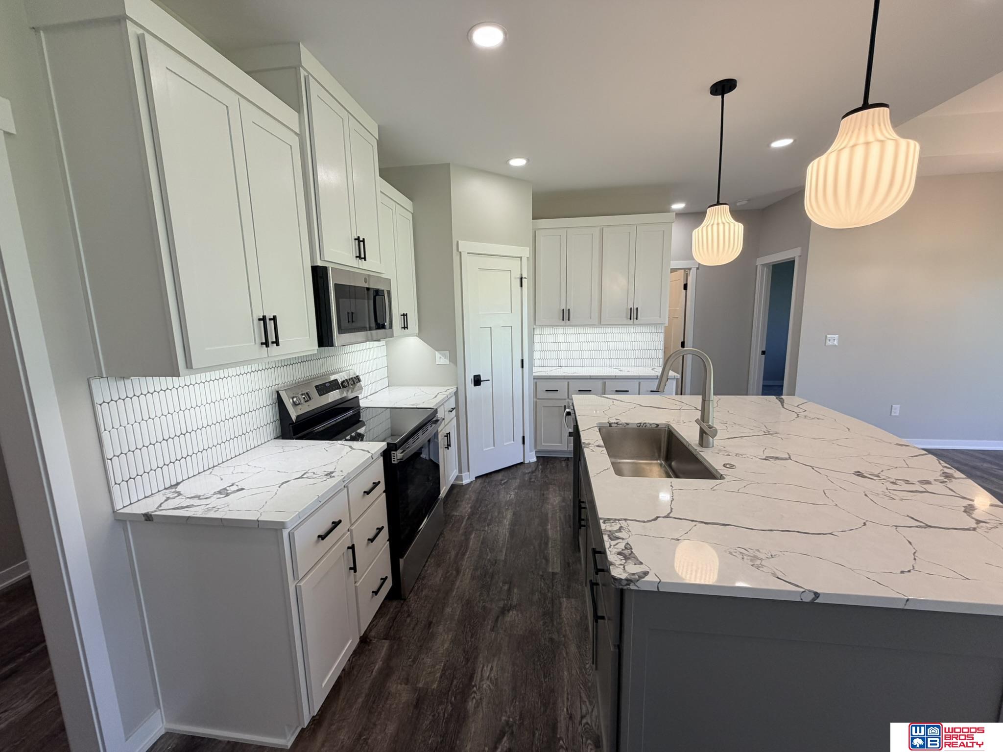 6674 Shadow Ridge Place, Columbus, NE, 68601