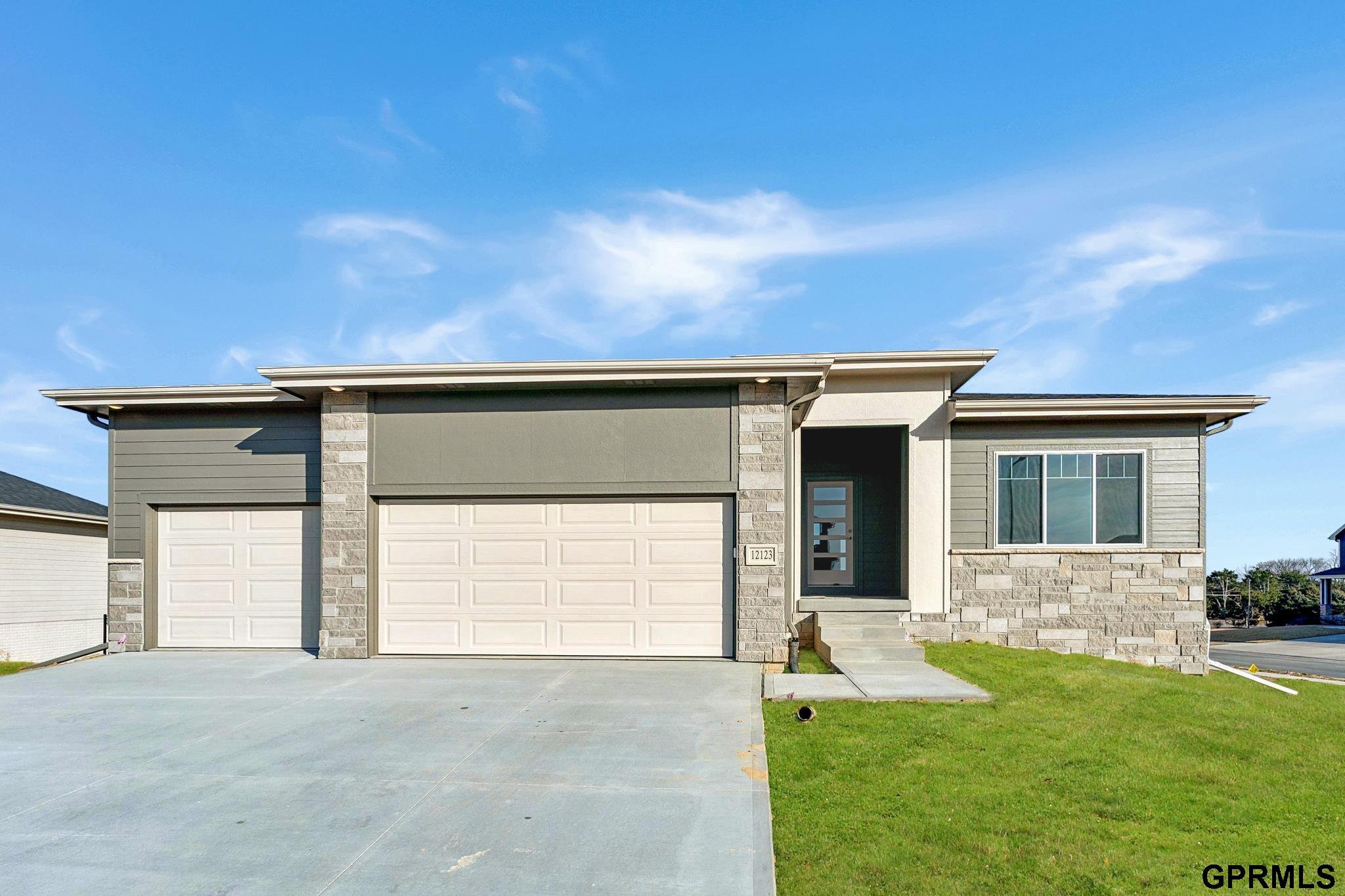 20882 Camelback Avenue, Gretna, NE, 68028