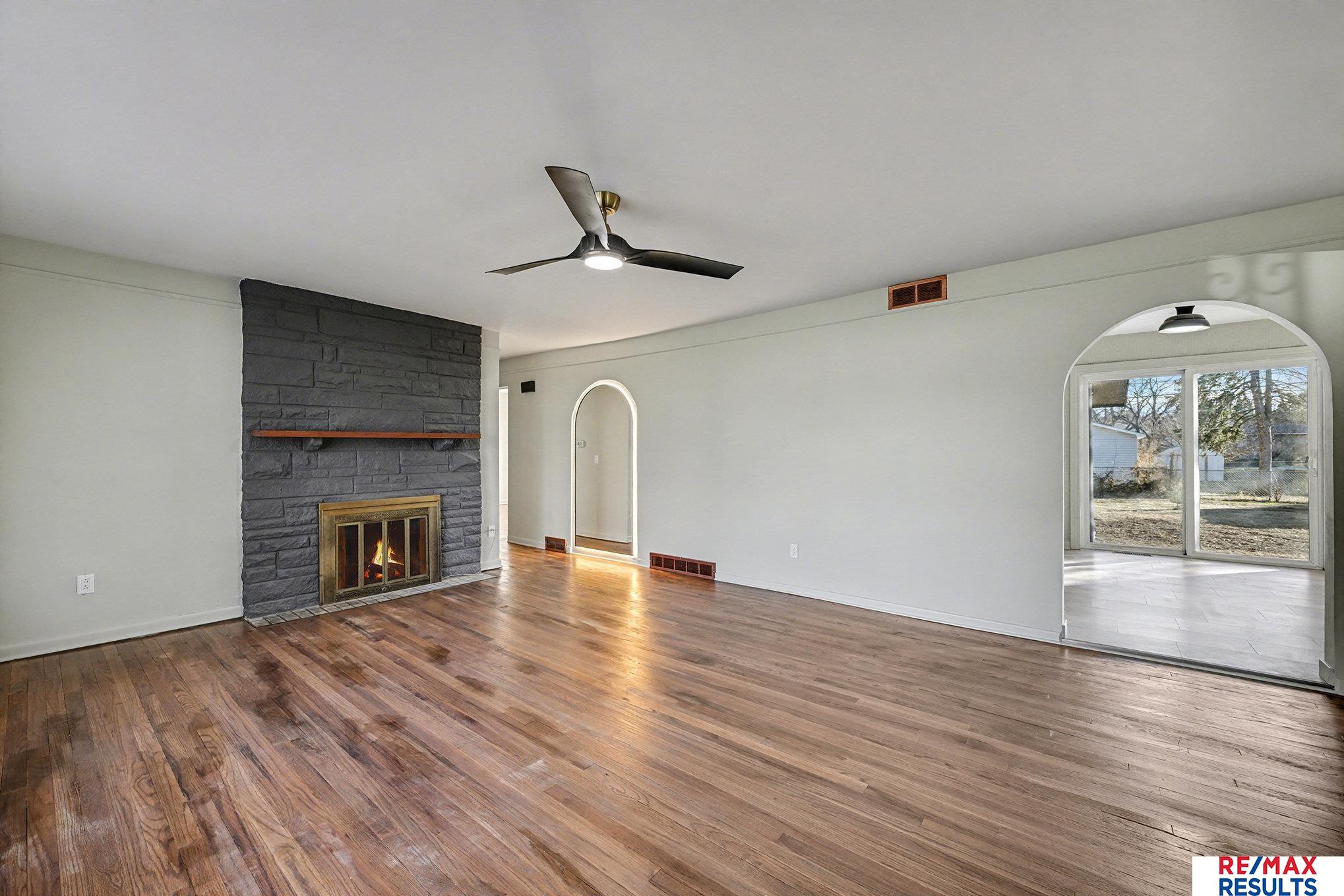 8339 Izard Street, Omaha, NE, 68114