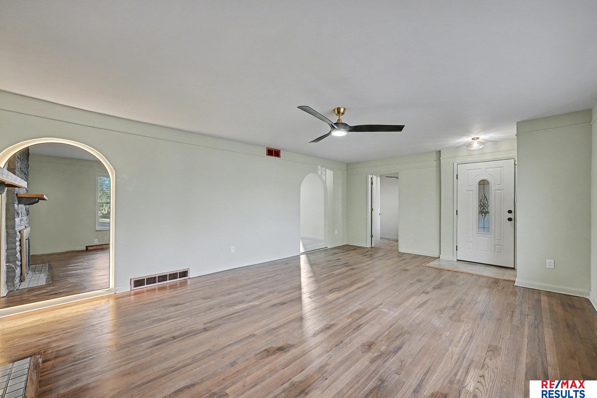 8339 Izard Street, Omaha, NE, 68114