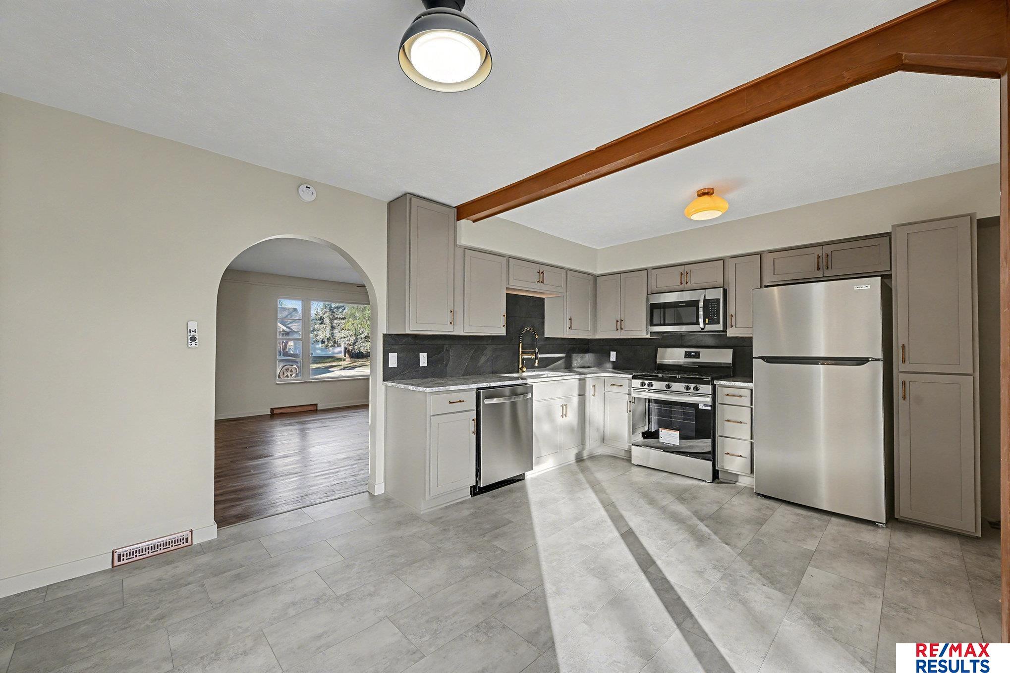 8339 Izard Street, Omaha, NE, 68114