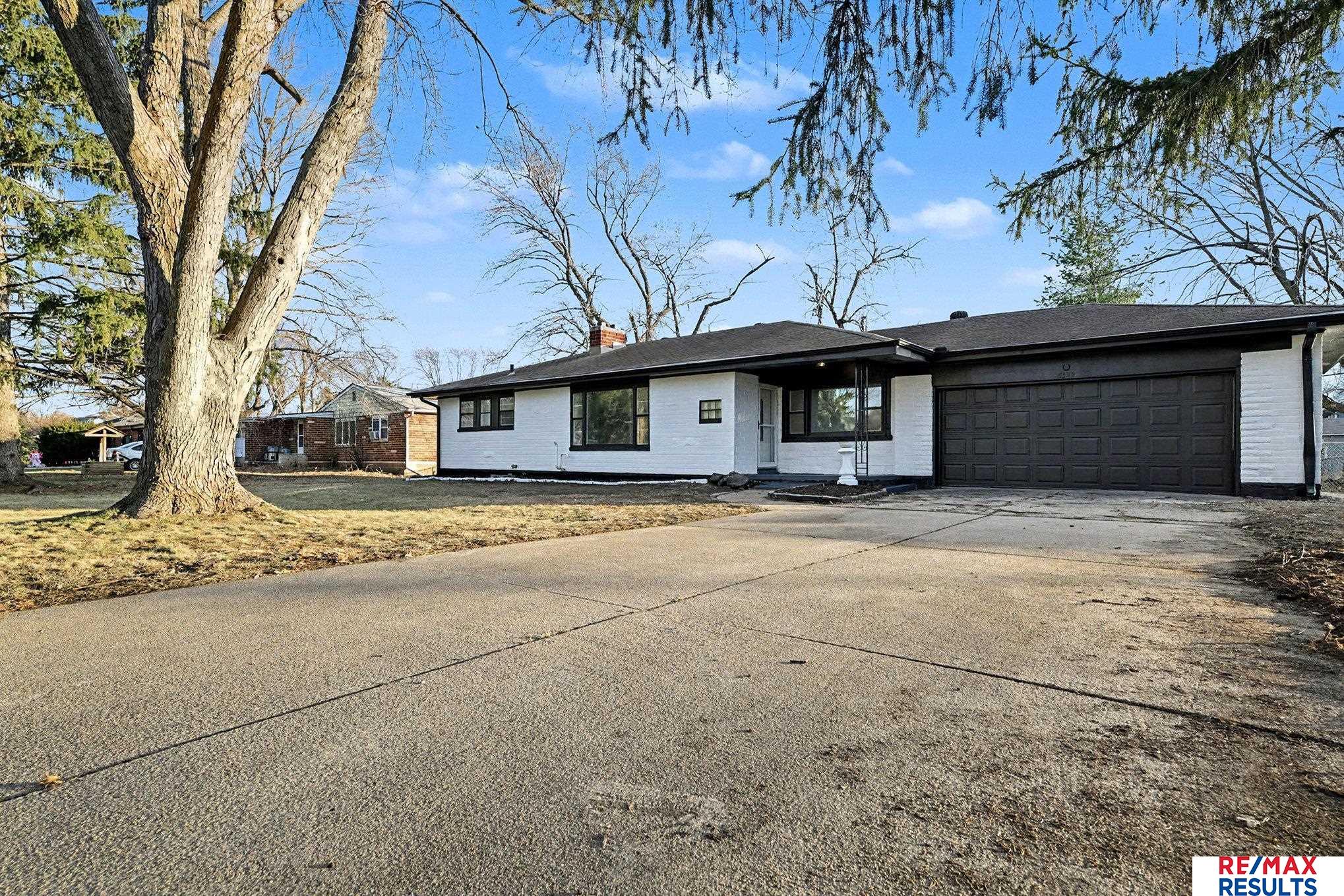 8339 Izard Street, Omaha, NE, 68114