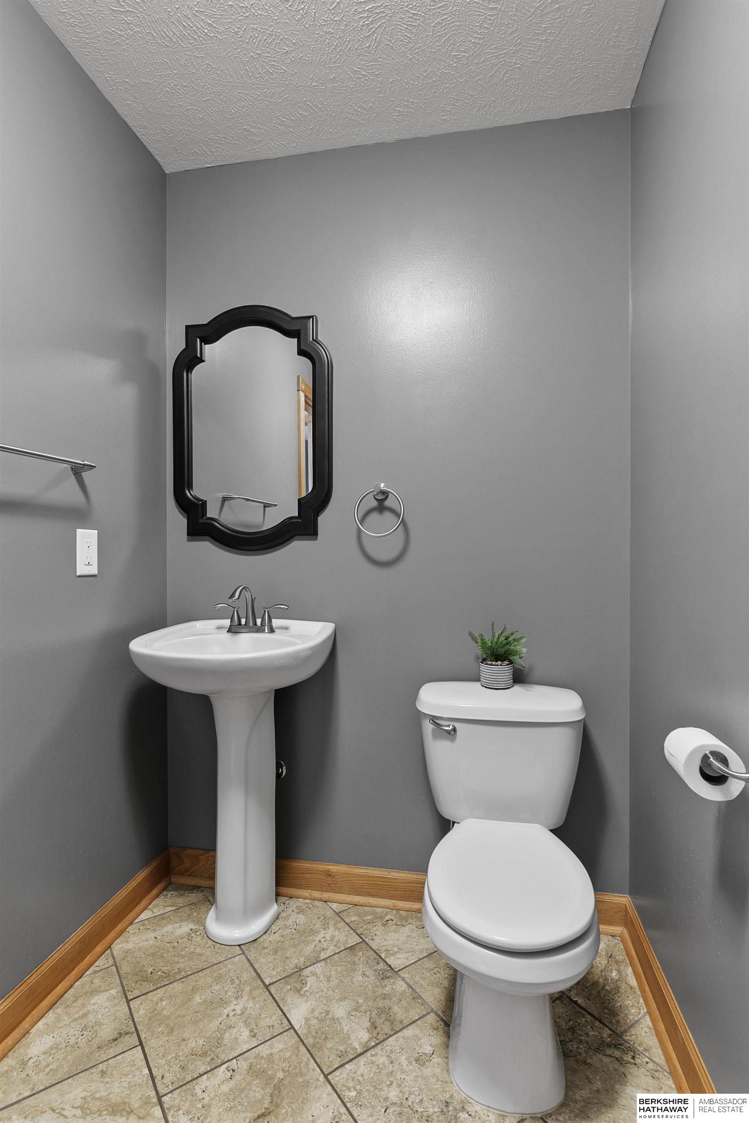 9040 Berg Drive, Lincoln, NE, 68505