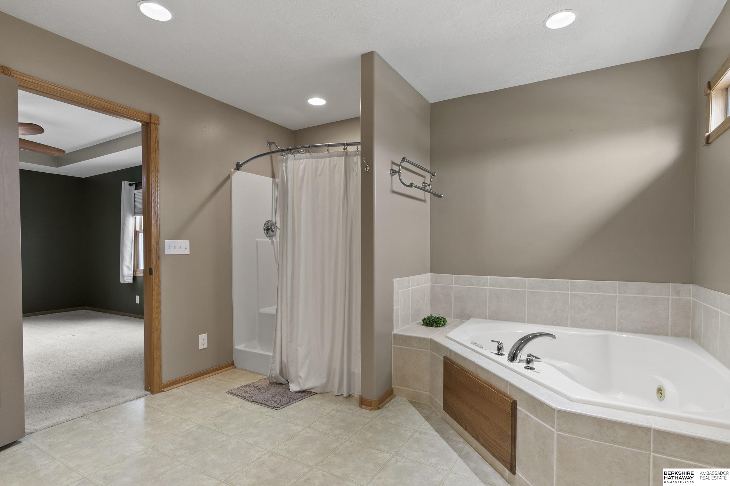 9040 Berg Drive, Lincoln, NE, 68505