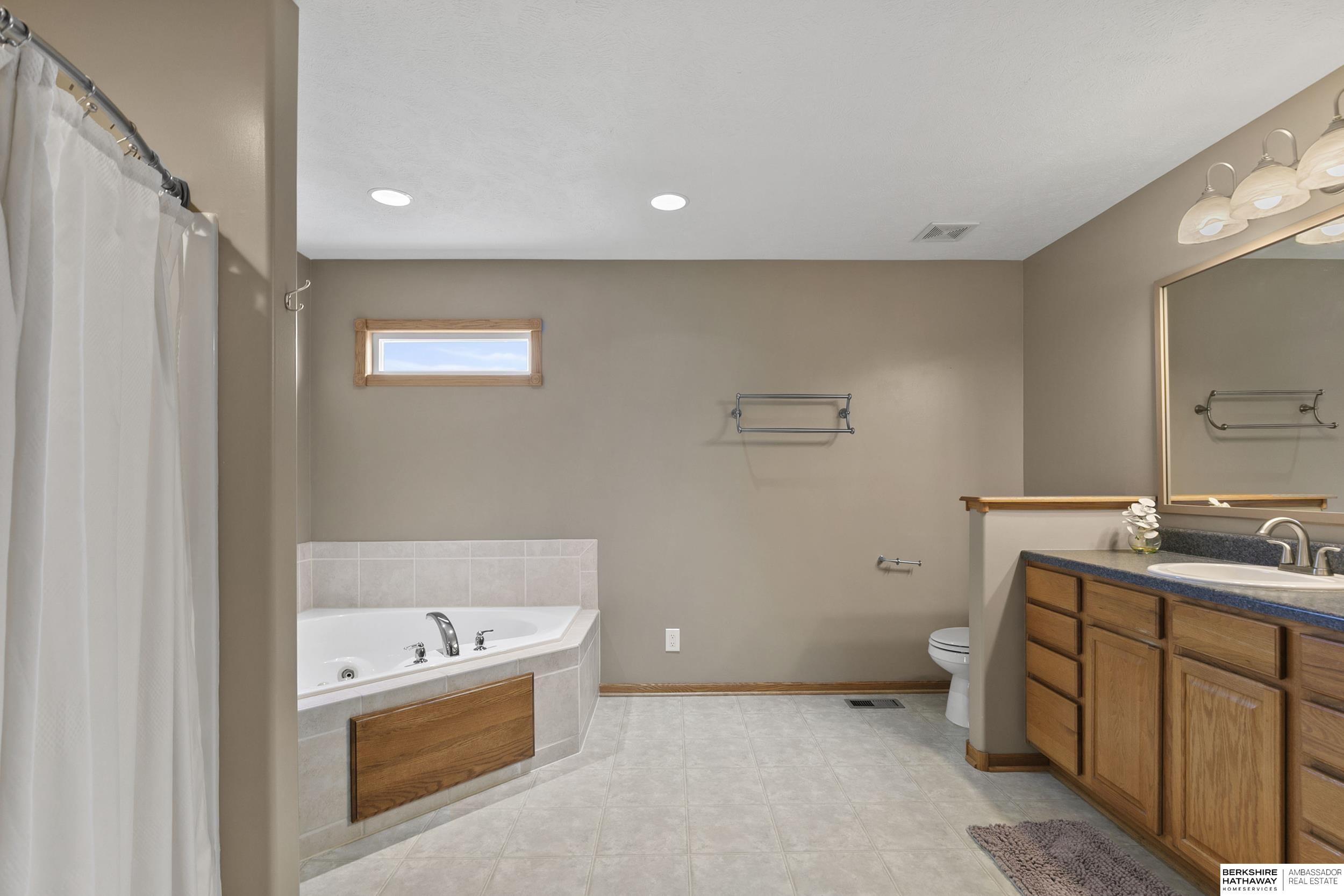 9040 Berg Drive, Lincoln, NE, 68505