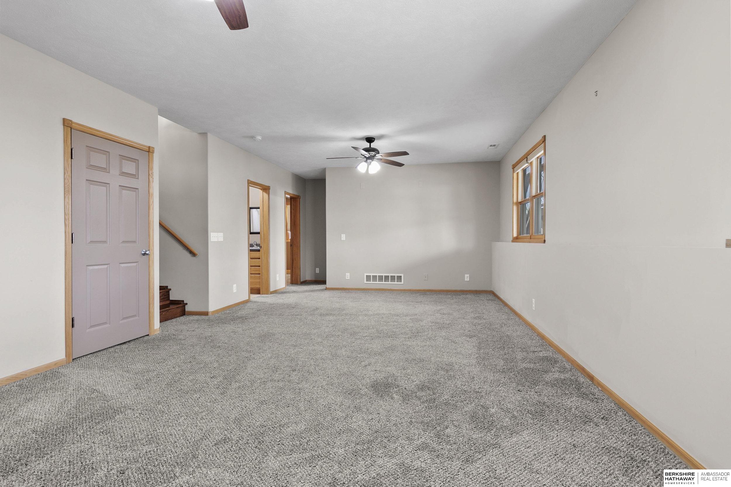 9040 Berg Drive, Lincoln, NE, 68505