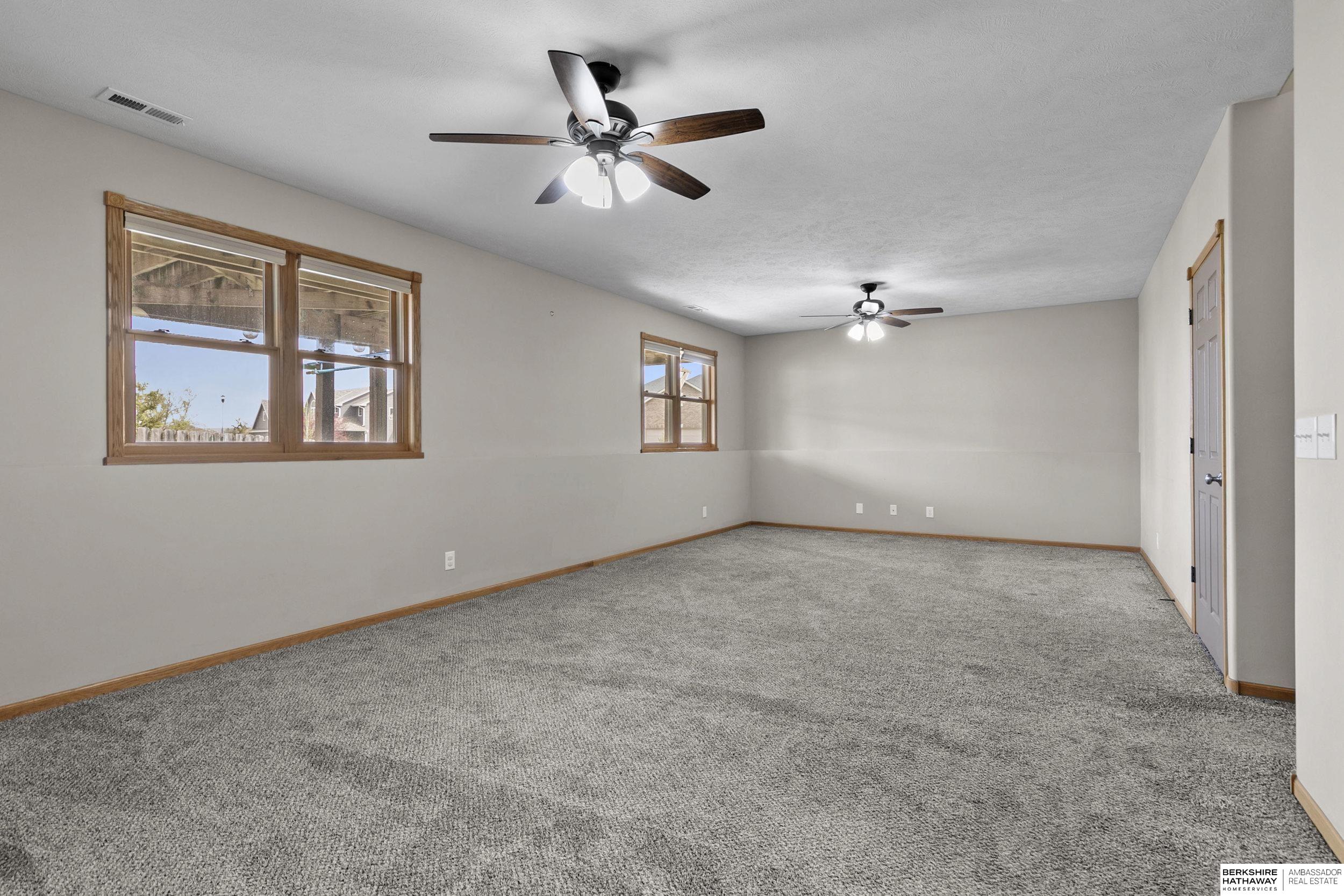 9040 Berg Drive, Lincoln, NE, 68505