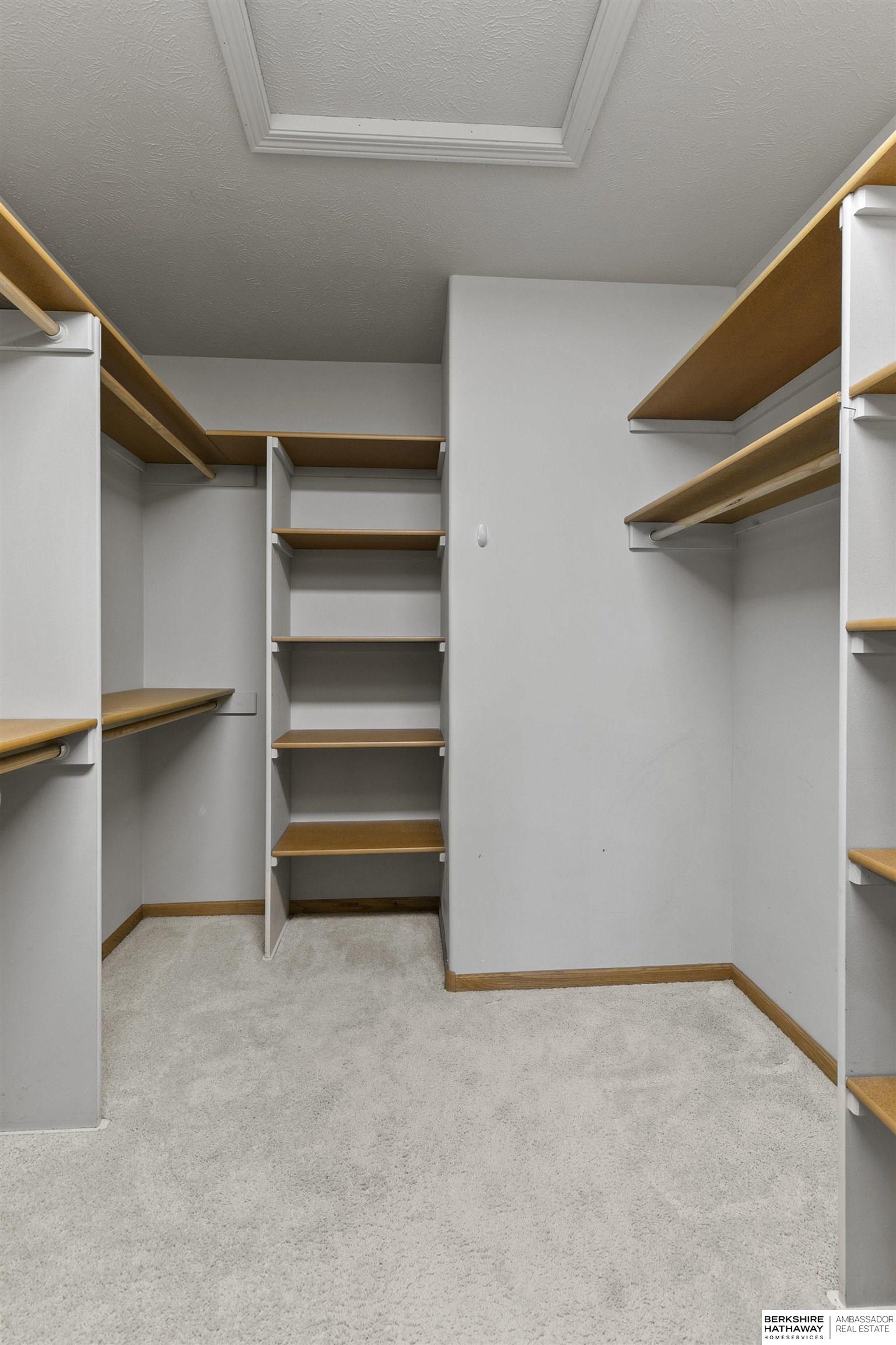 9040 Berg Drive, Lincoln, NE, 68505