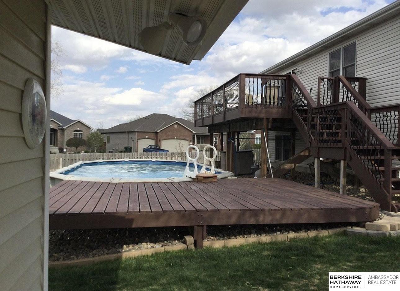 9040 Berg Drive, Lincoln, NE, 68505