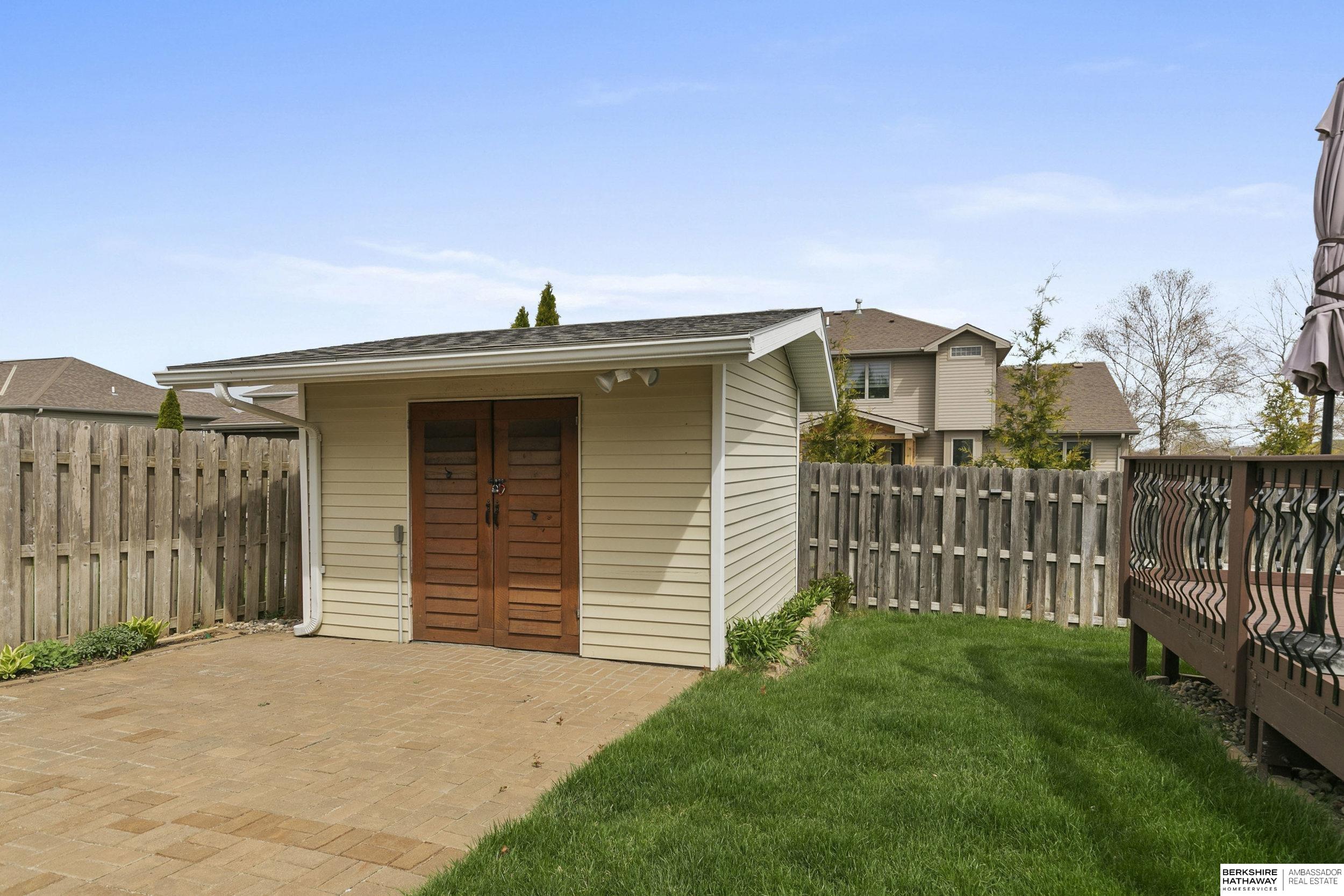 9040 Berg Drive, Lincoln, NE, 68505