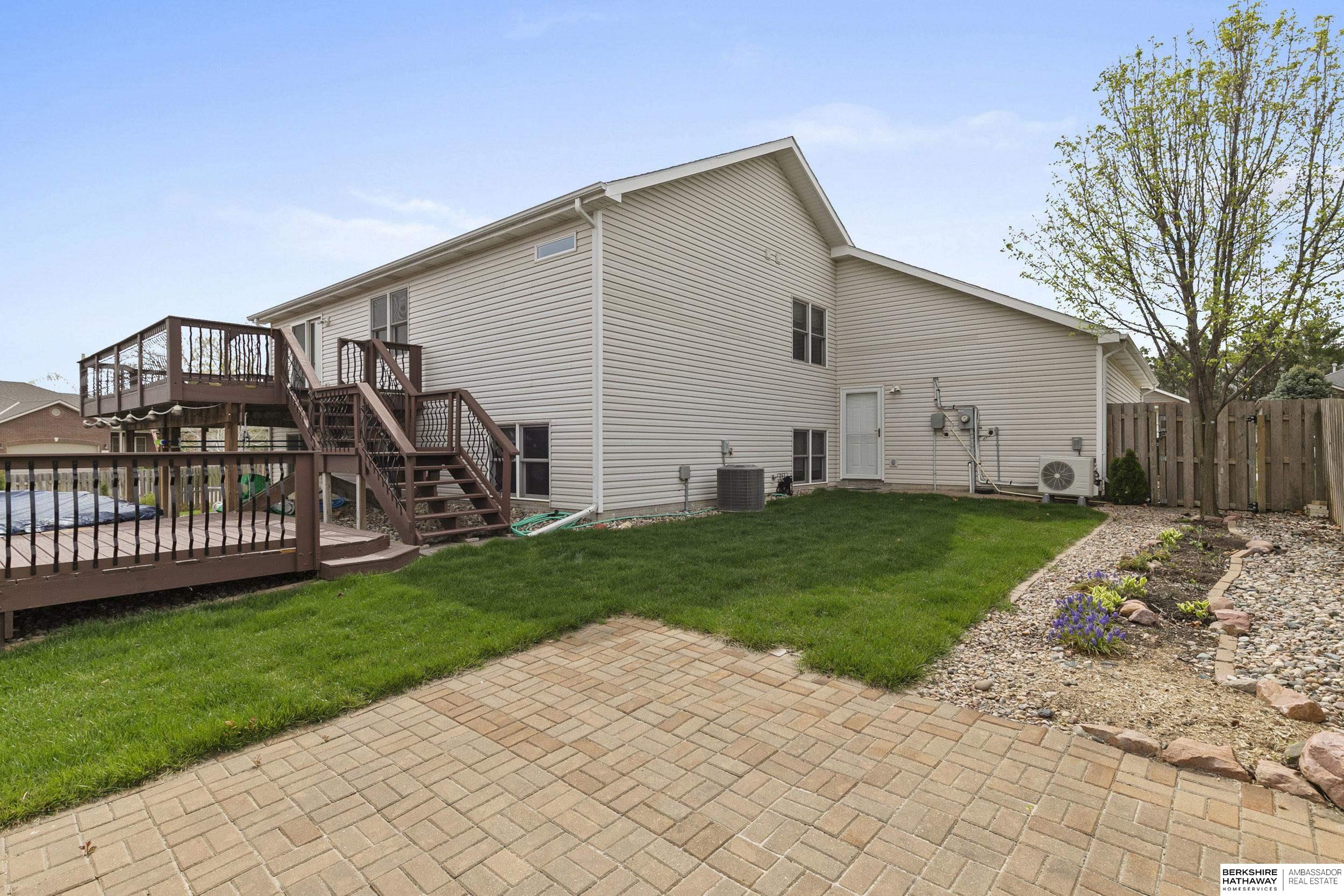 9040 Berg Drive, Lincoln, NE, 68505