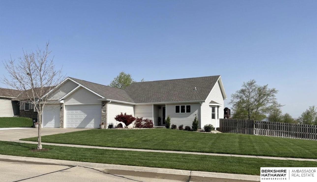 9040 Berg Drive, Lincoln, NE, 68505