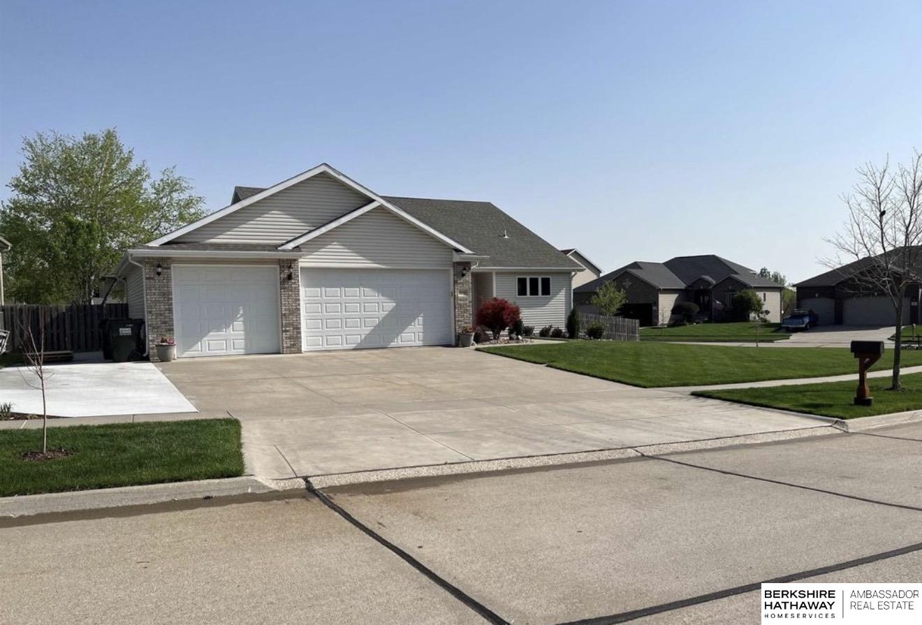 9040 Berg Drive, Lincoln, NE, 68505