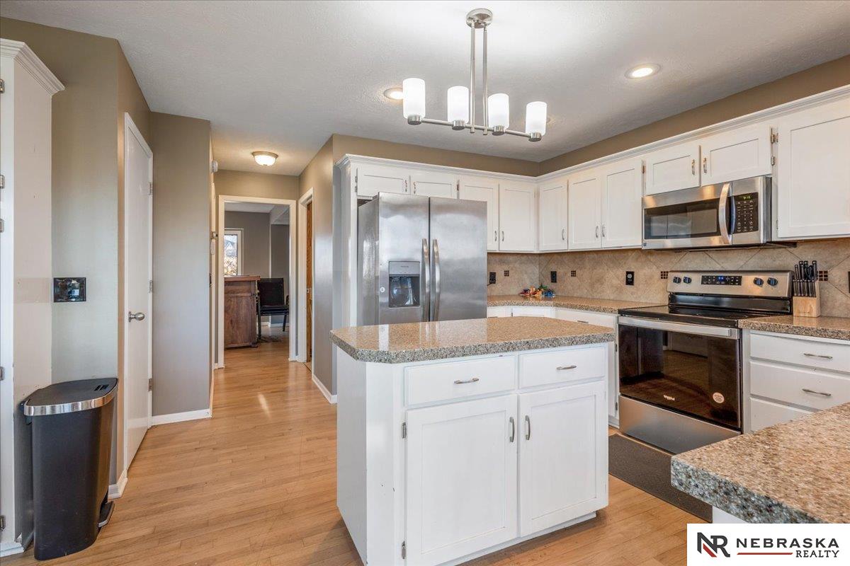 10113 S 176th Street, Omaha, NE 68136 — MLS #22535069 — photo 14 of 56