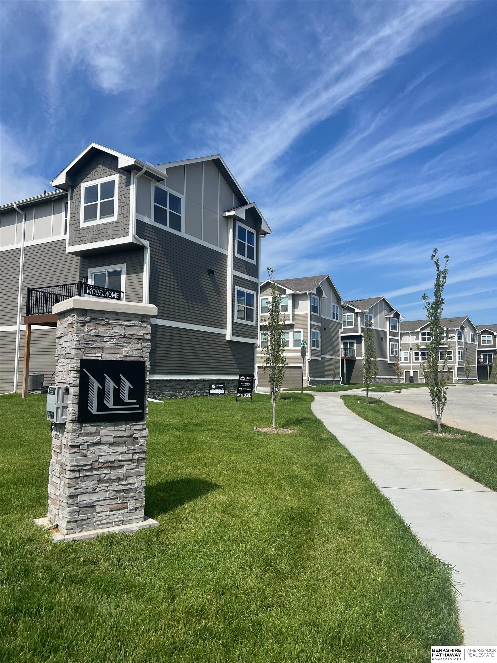 5407 208 Court, Elkhorn, NE, 68022