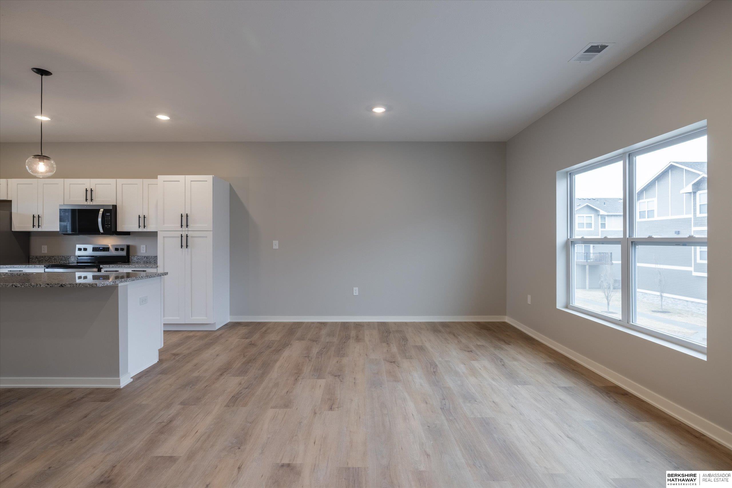 5407 208 Court, Elkhorn, NE, 68022