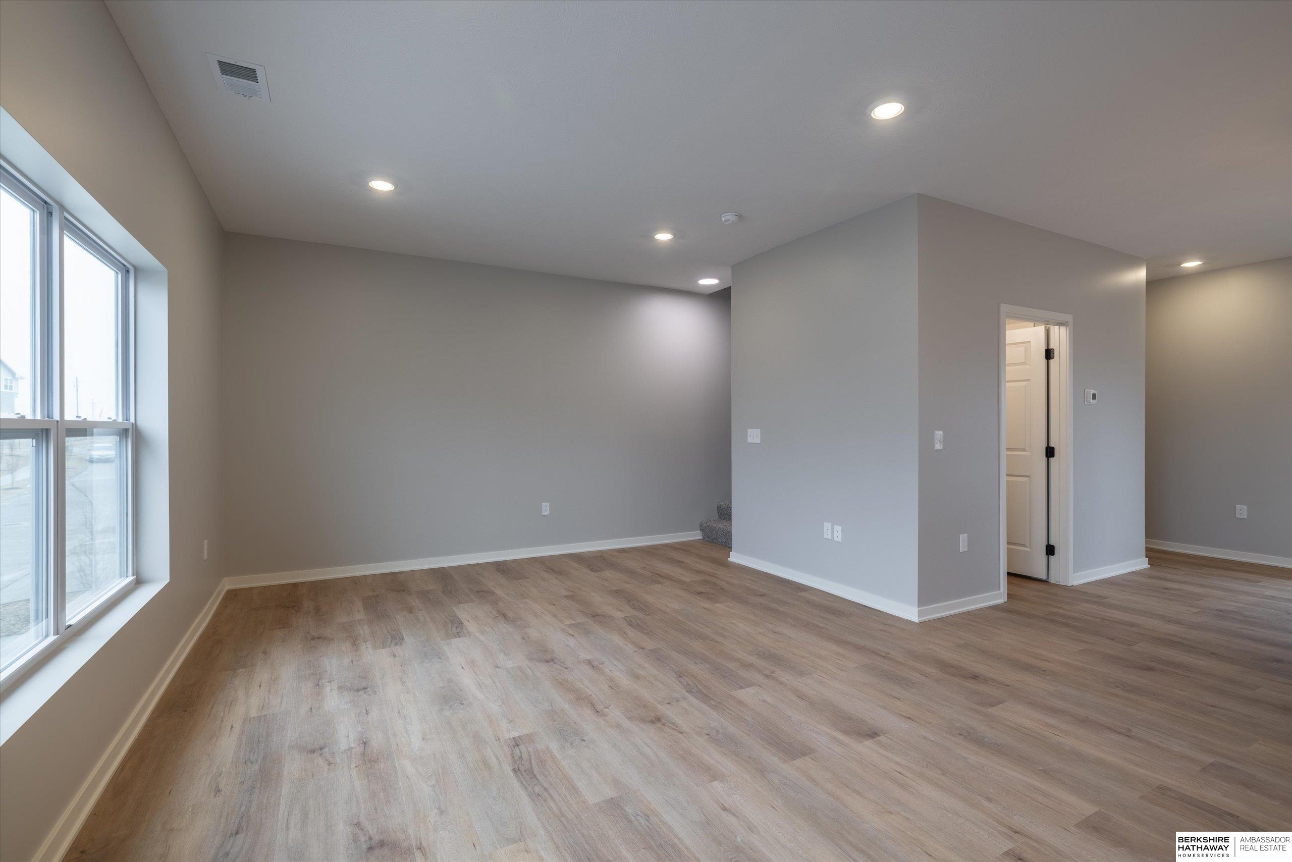 5407 208 Court, Elkhorn, NE, 68022