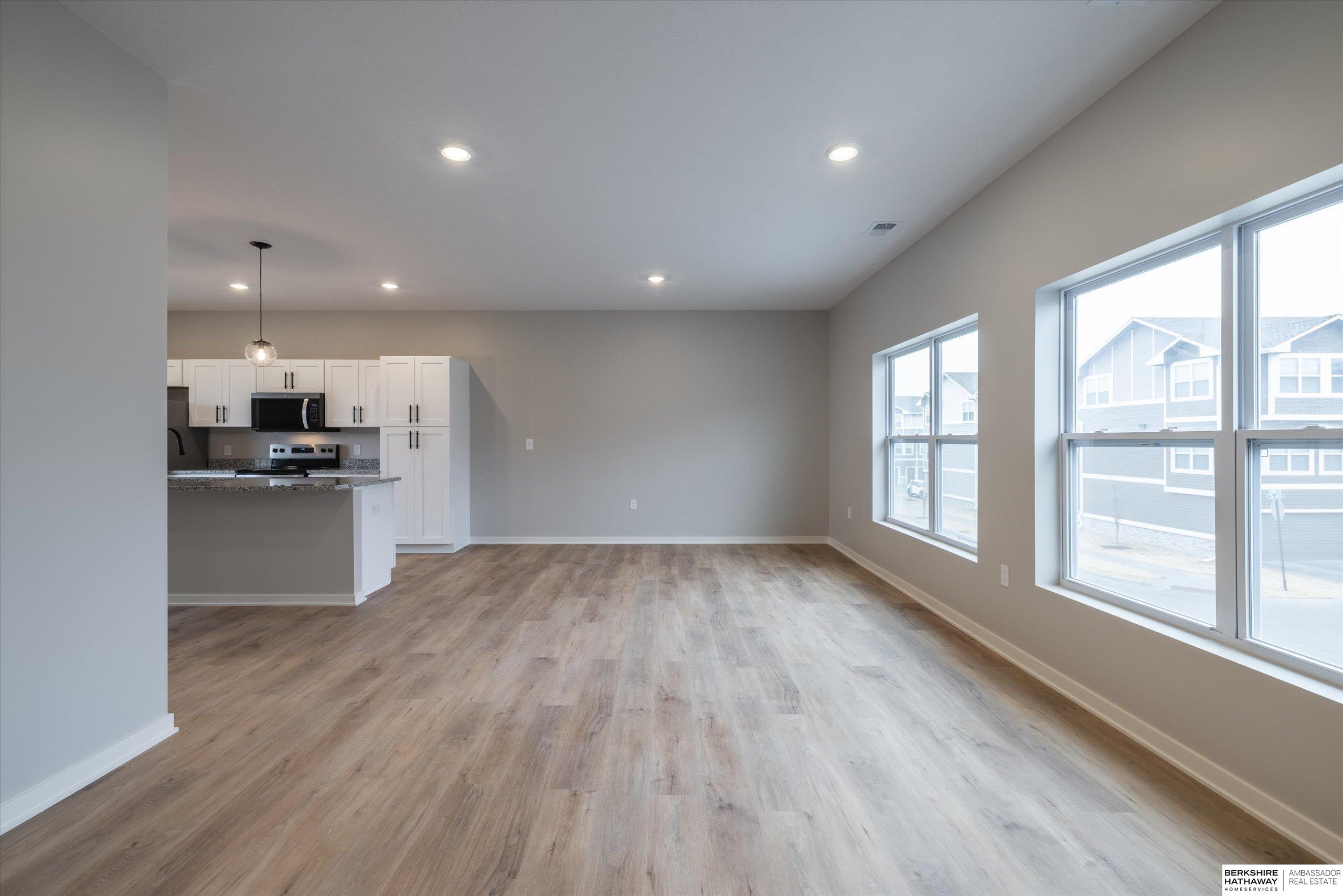 5407 208 Court, Elkhorn, NE, 68022