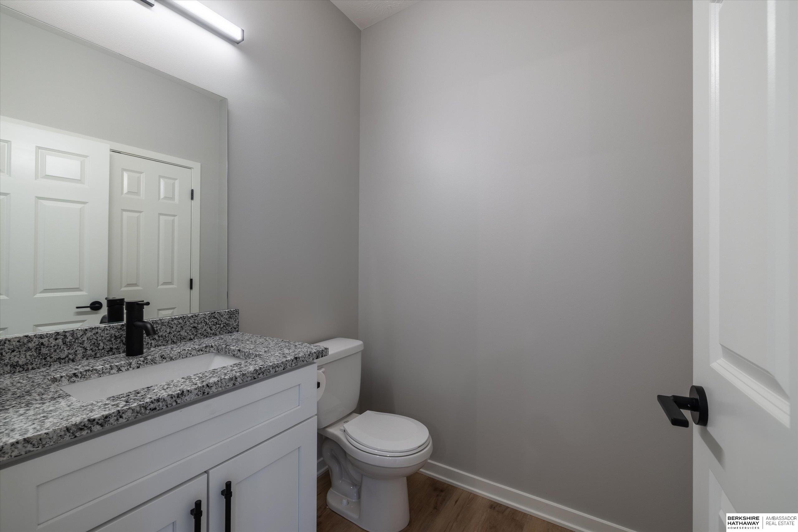 5407 208 Court, Elkhorn, NE, 68022