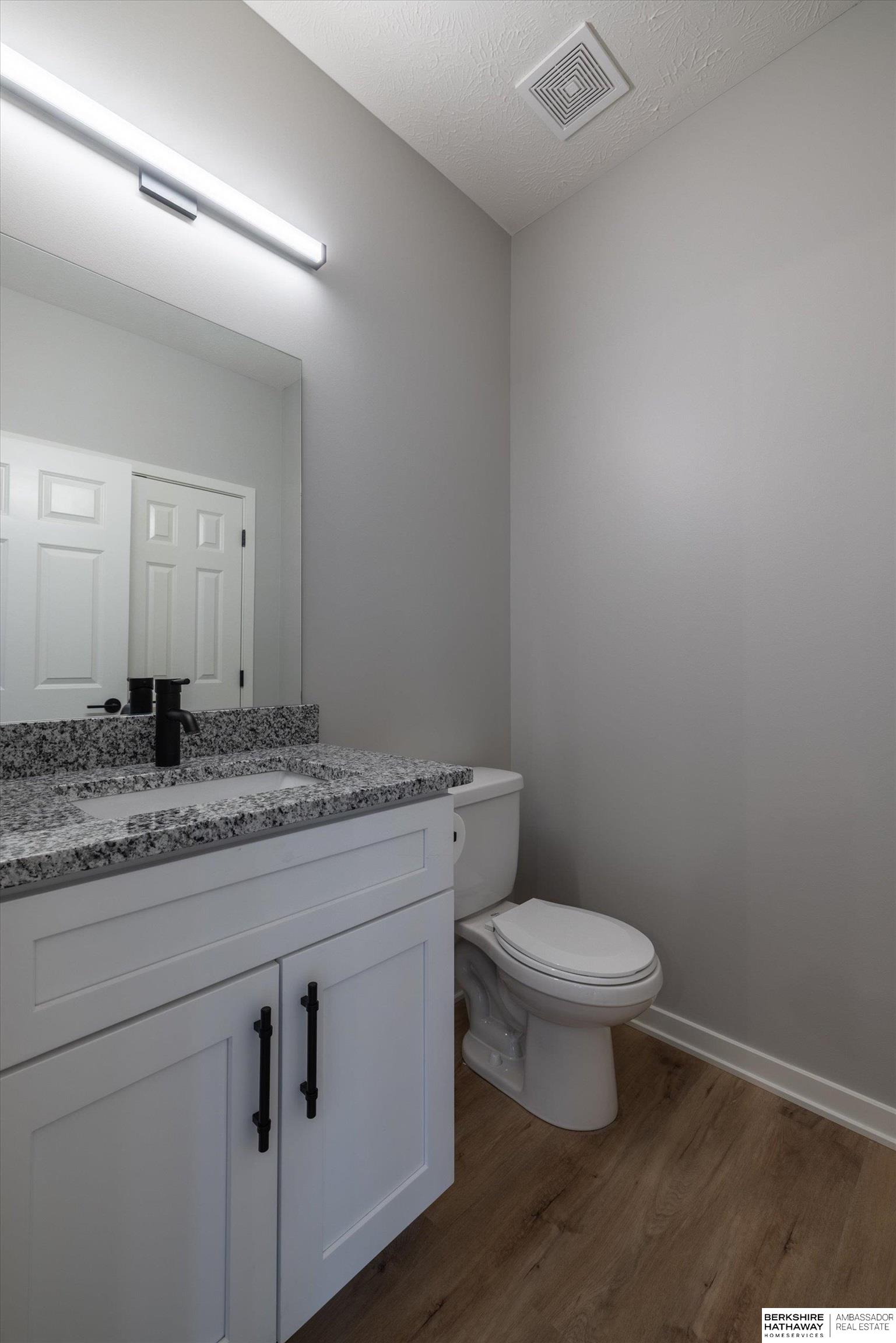 5407 208 Court, Elkhorn, NE, 68022