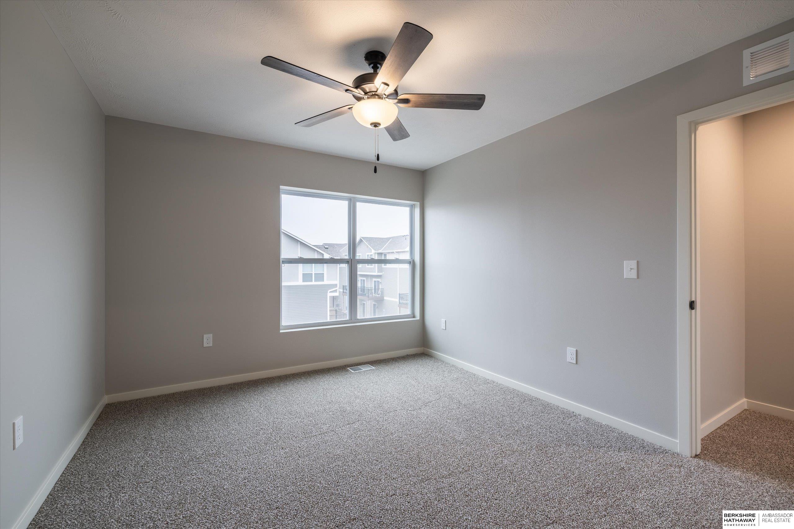 5407 208 Court, Elkhorn, NE, 68022