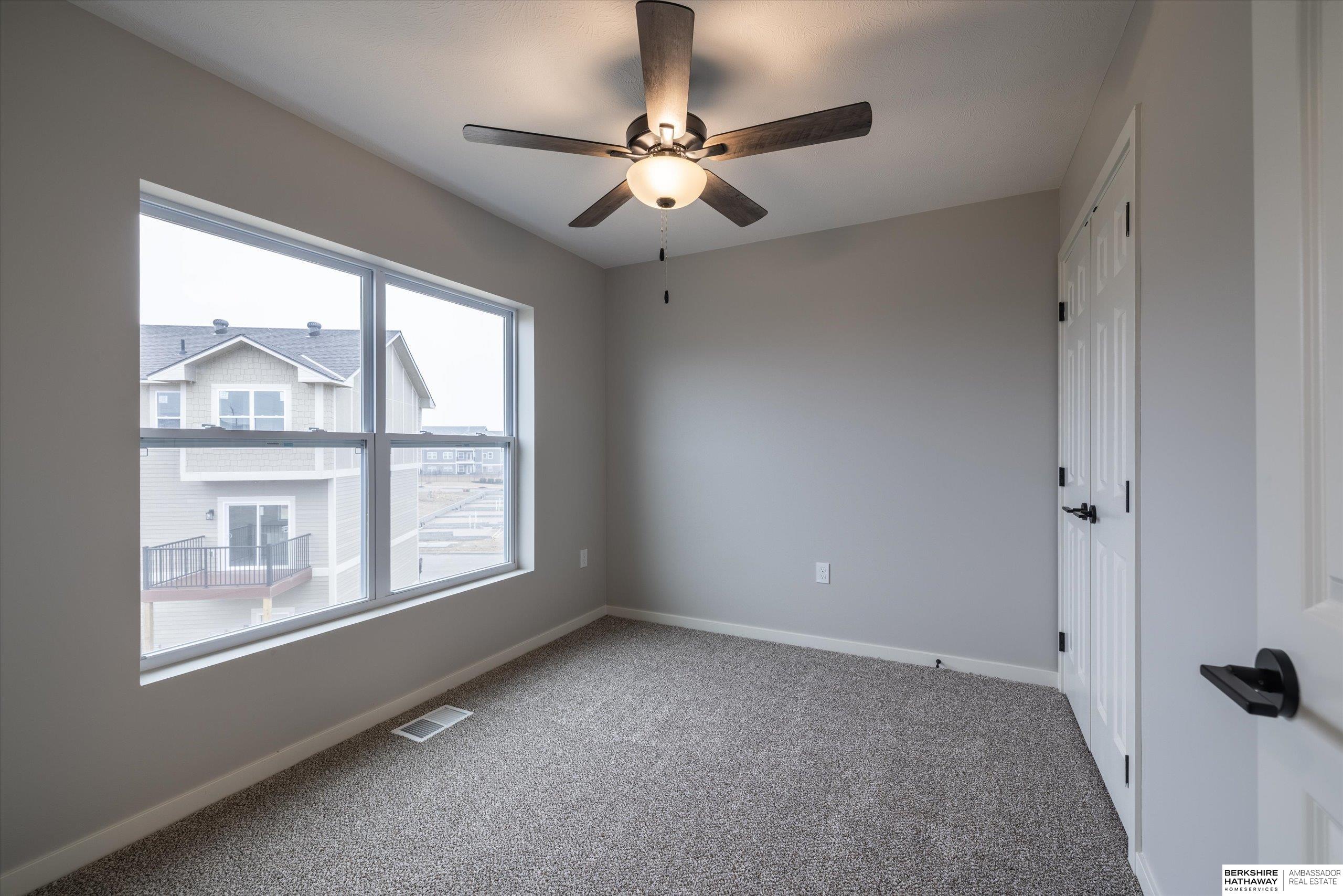 5407 208 Court, Elkhorn, NE, 68022