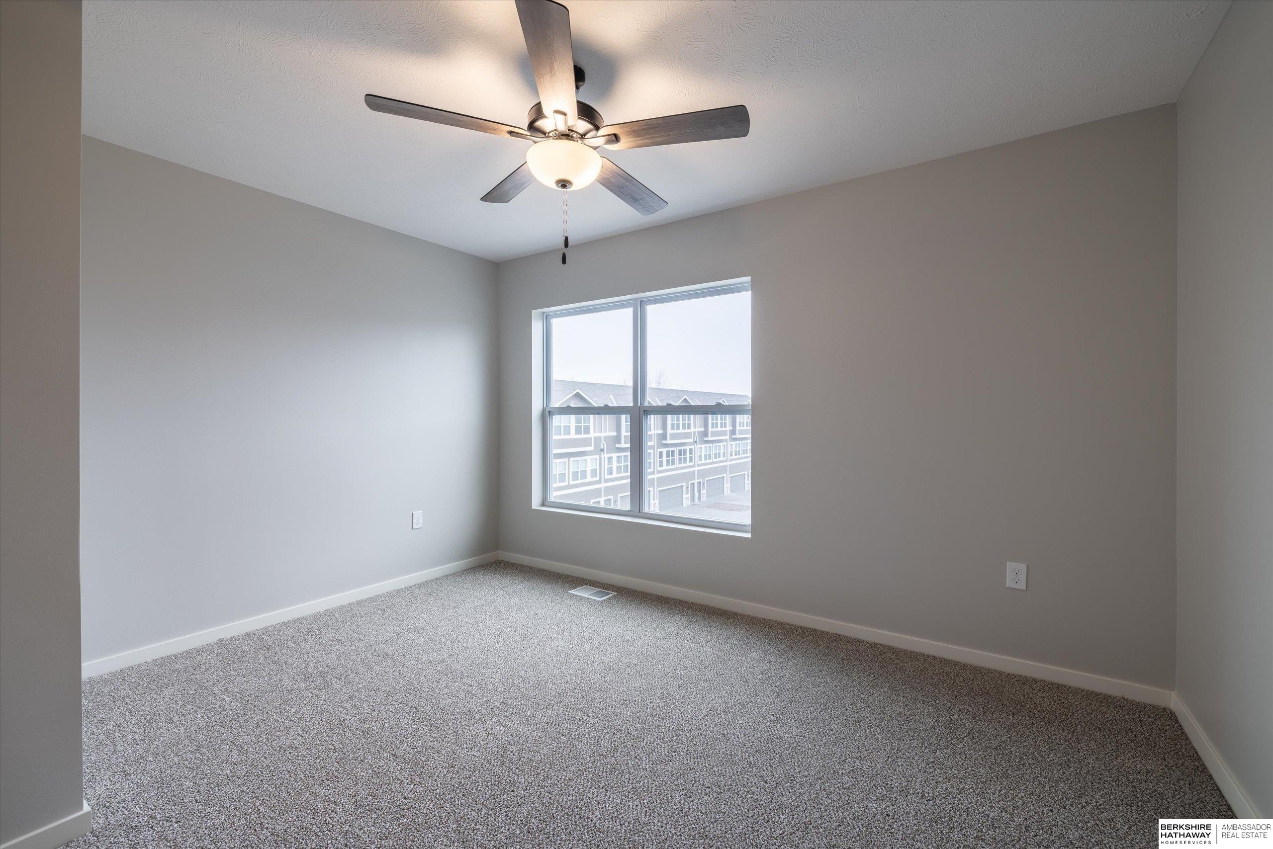 5407 208 Court, Elkhorn, NE, 68022