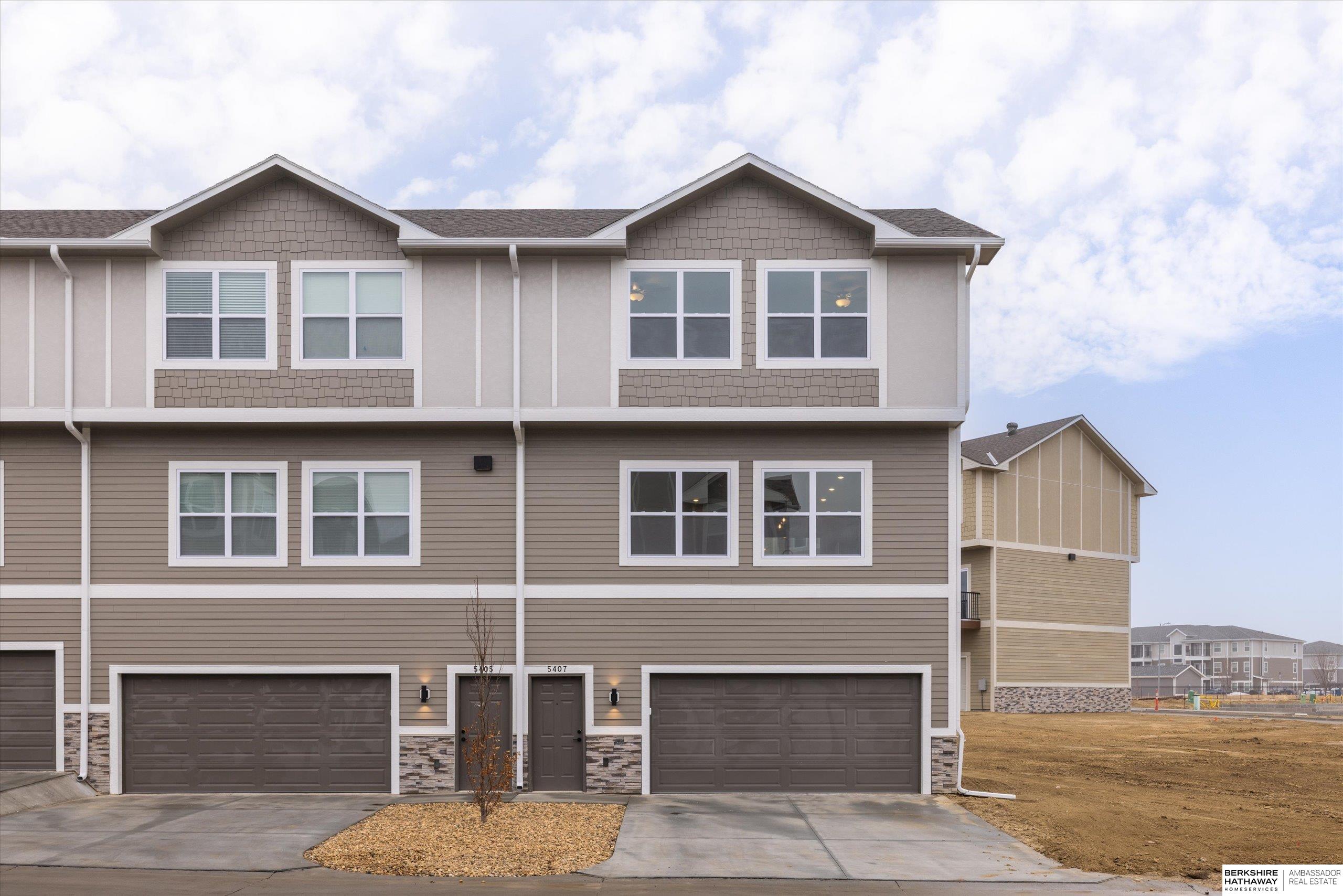 5407 208 Court, Elkhorn, NE, 68022