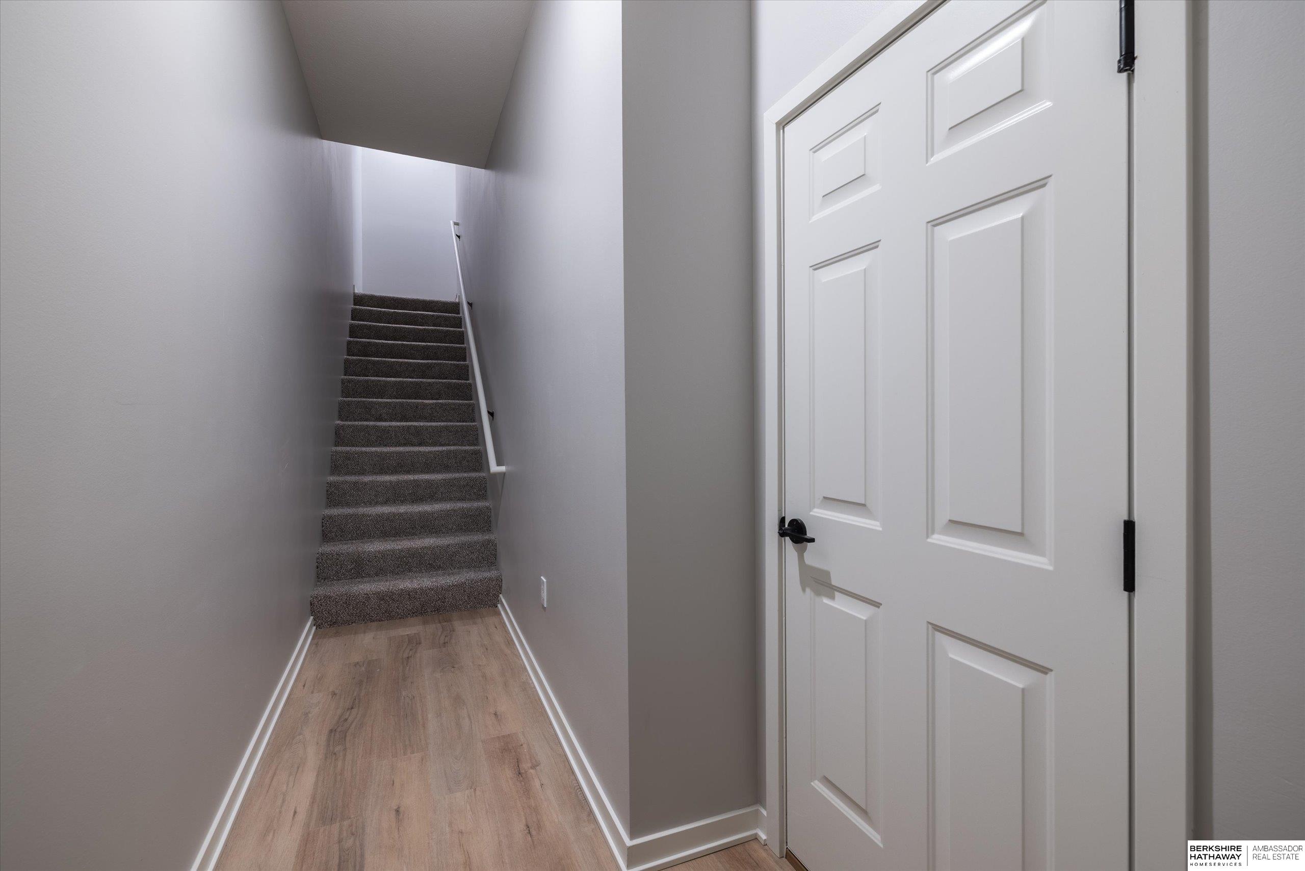 5407 208 Court, Elkhorn, NE, 68022